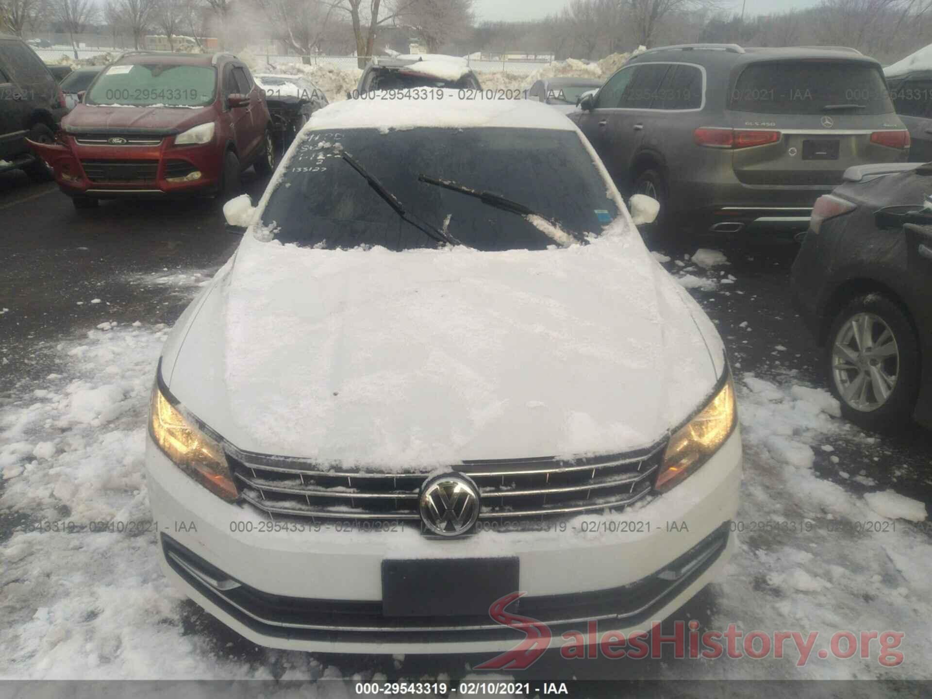 1VWAT7A34HC044703 2017 VOLKSWAGEN PASSAT