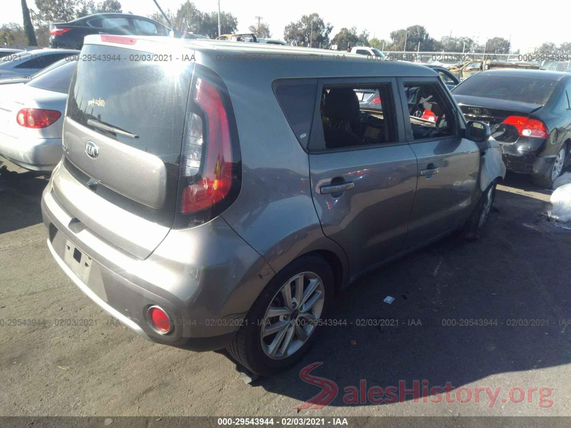 KNDJP3A55J7573321 2018 KIA SOUL