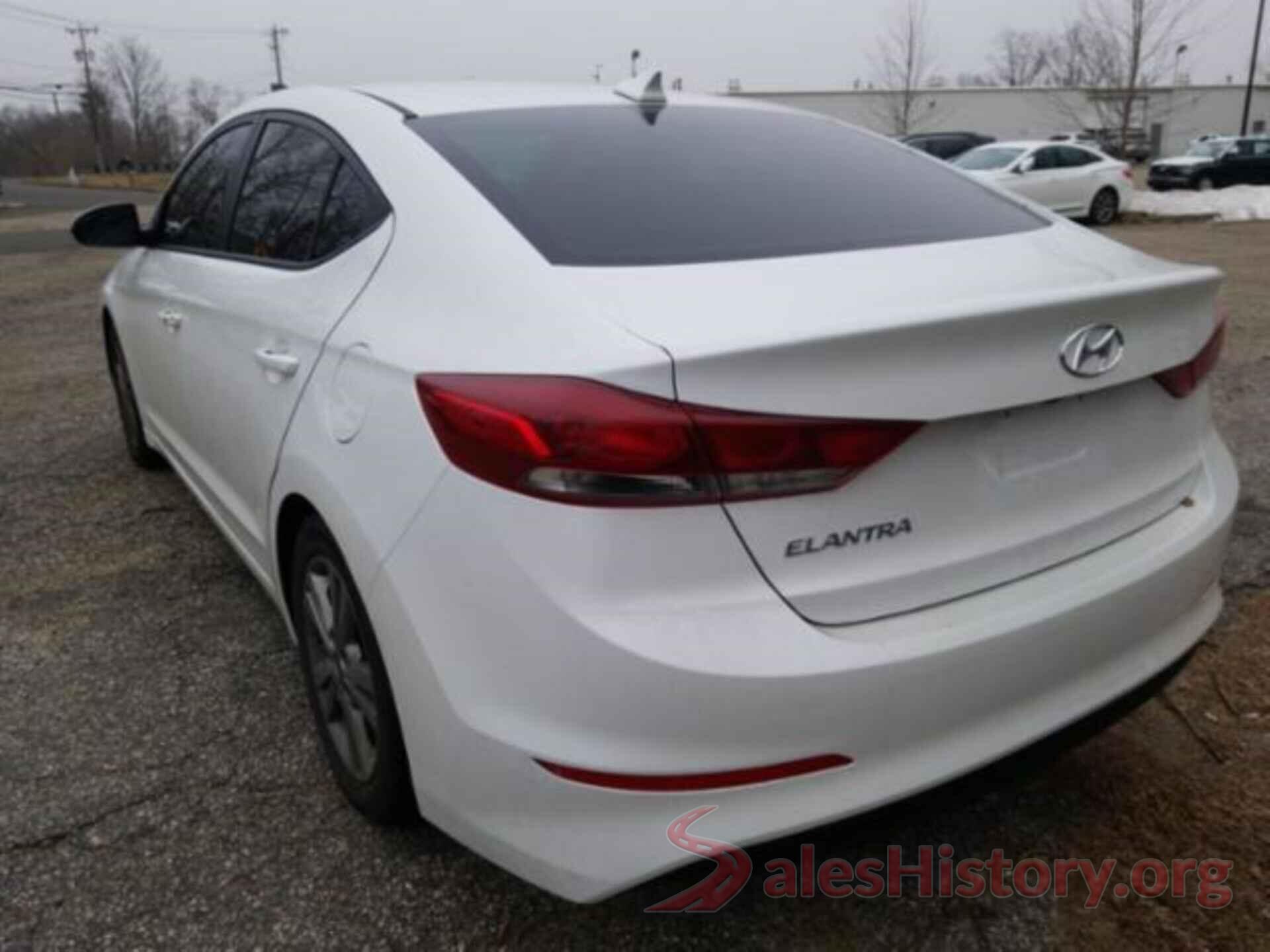 5NPD84LFXJH366084 2018 HYUNDAI ELANTRA