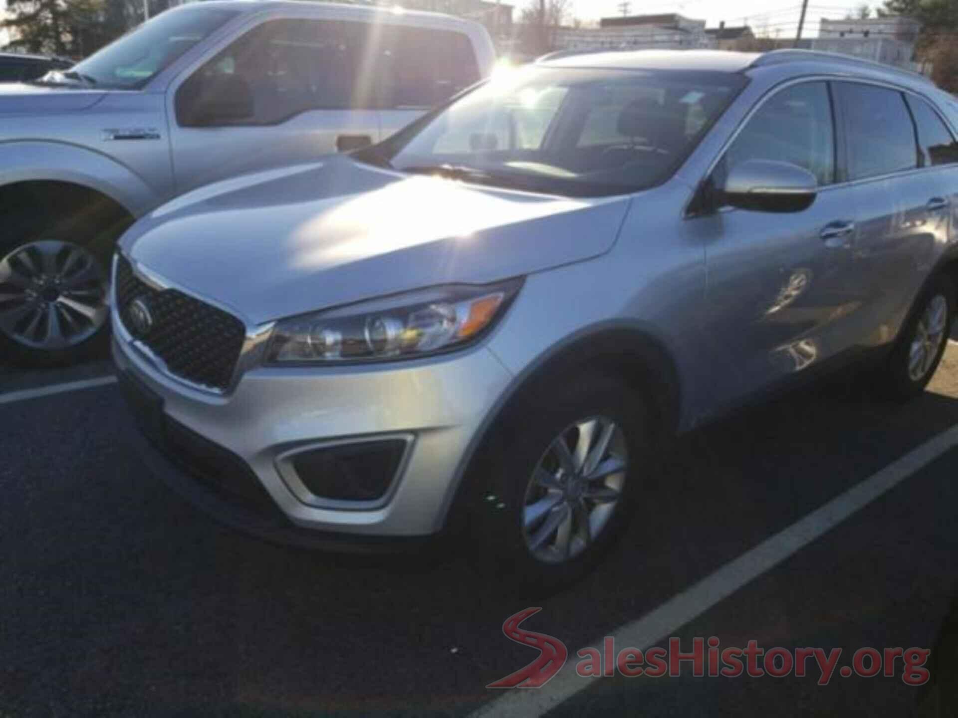 5XYPGDA33JG426075 2018 KIA SORENTO