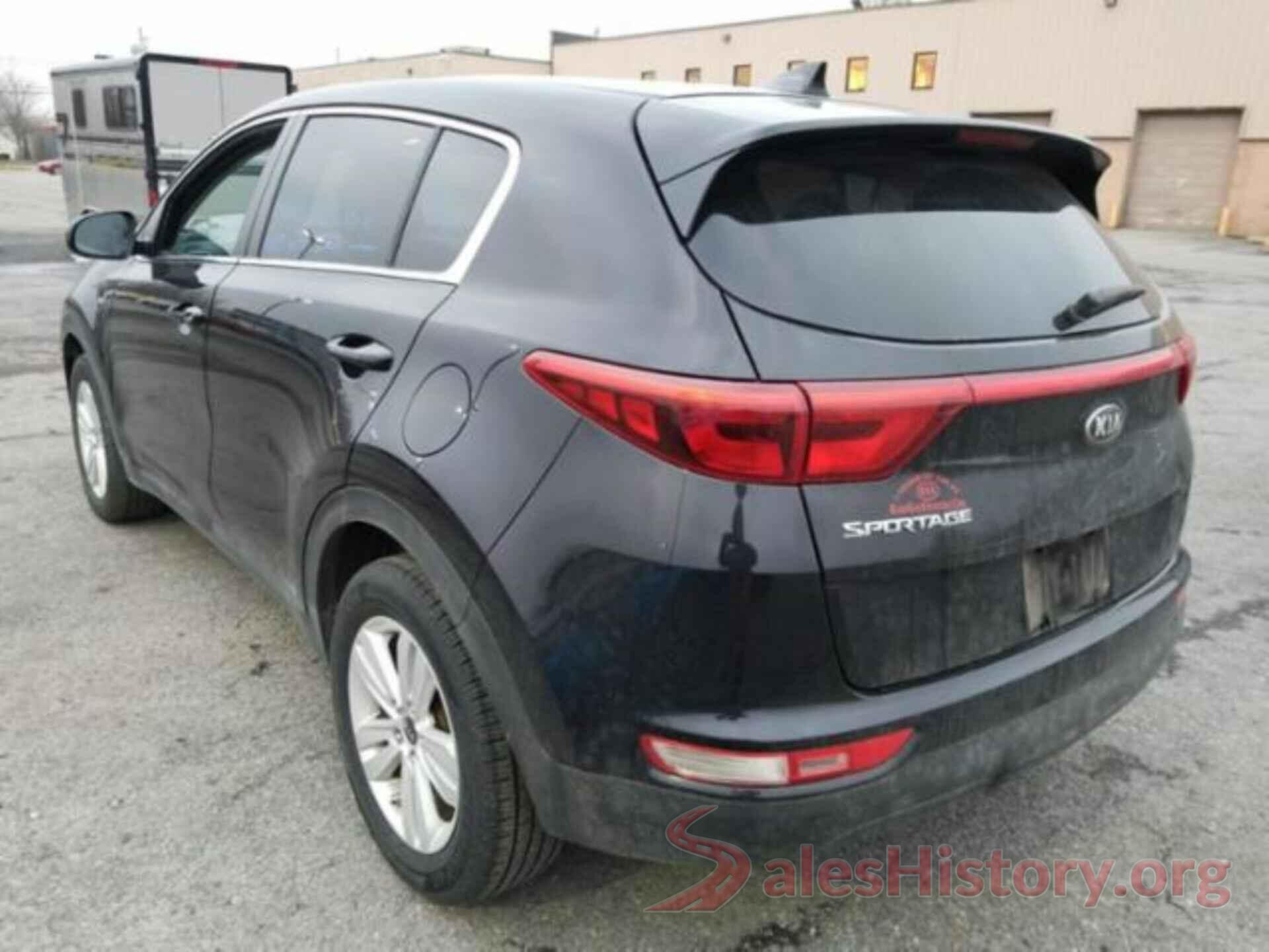 KNDPMCAC8J7438447 2018 KIA SPORTAGE