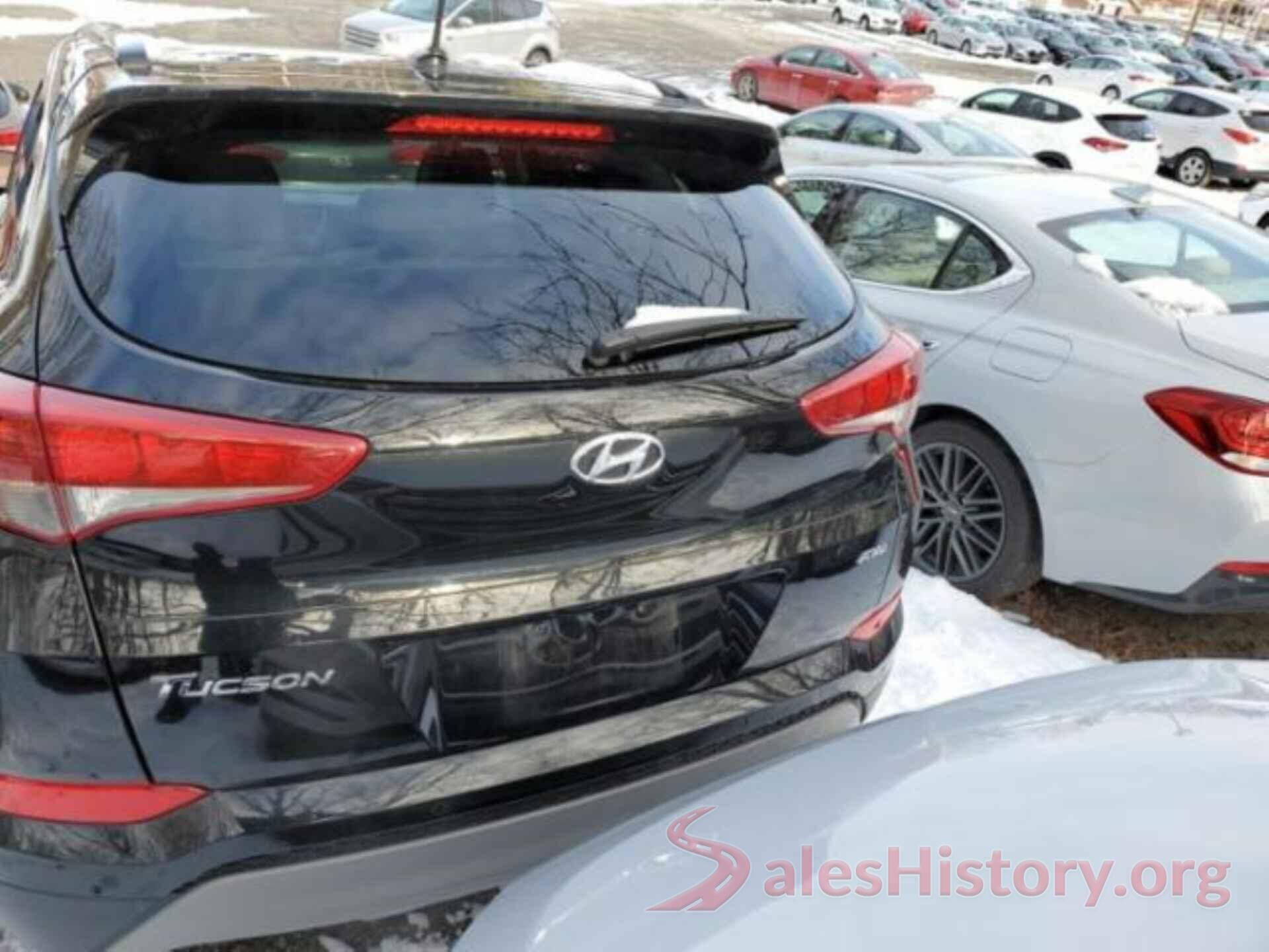 KM8J3CA29HU567689 2017 HYUNDAI TUCSON