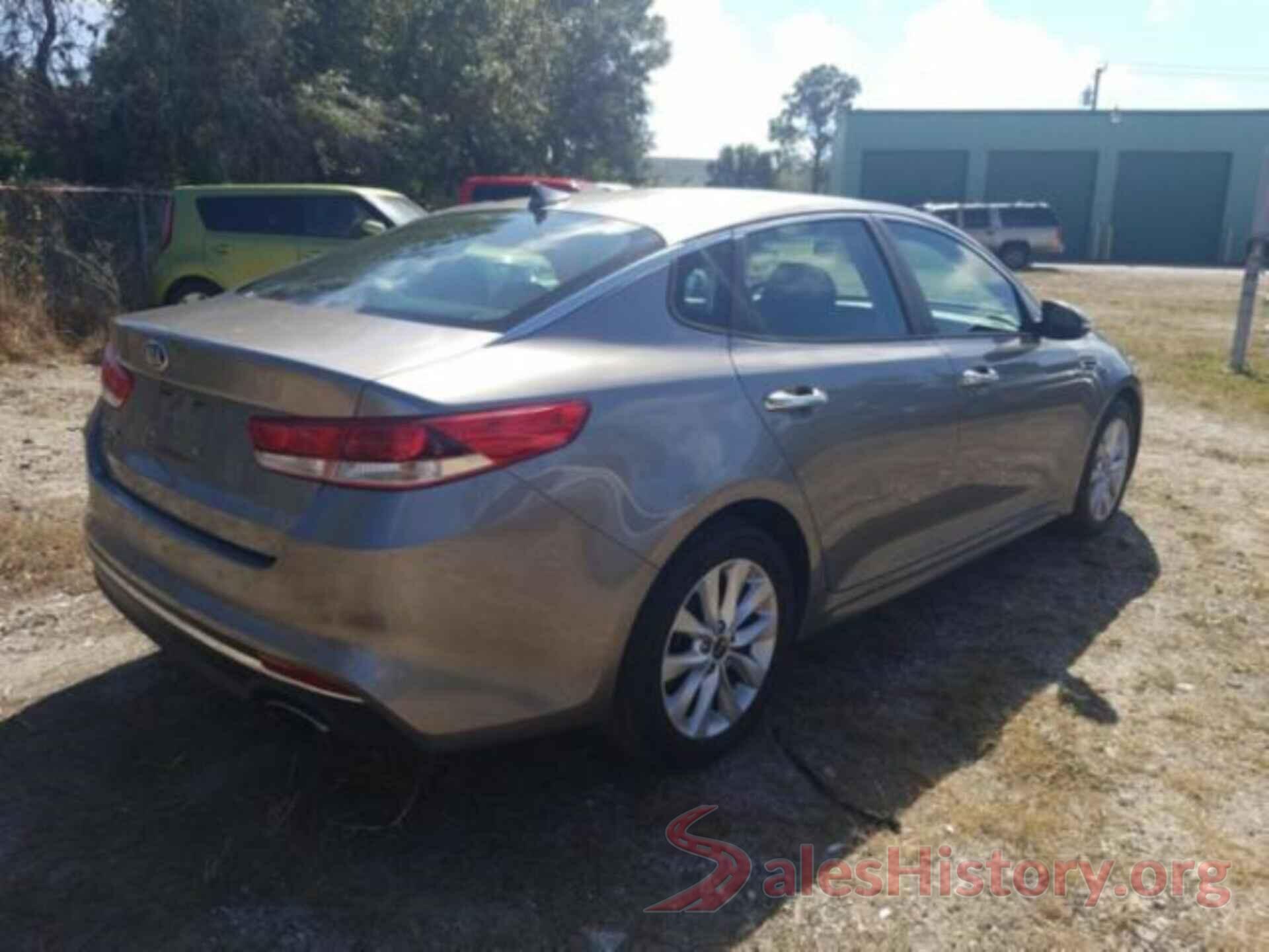 5XXGT4L33JG252277 2018 KIA OPTIMA