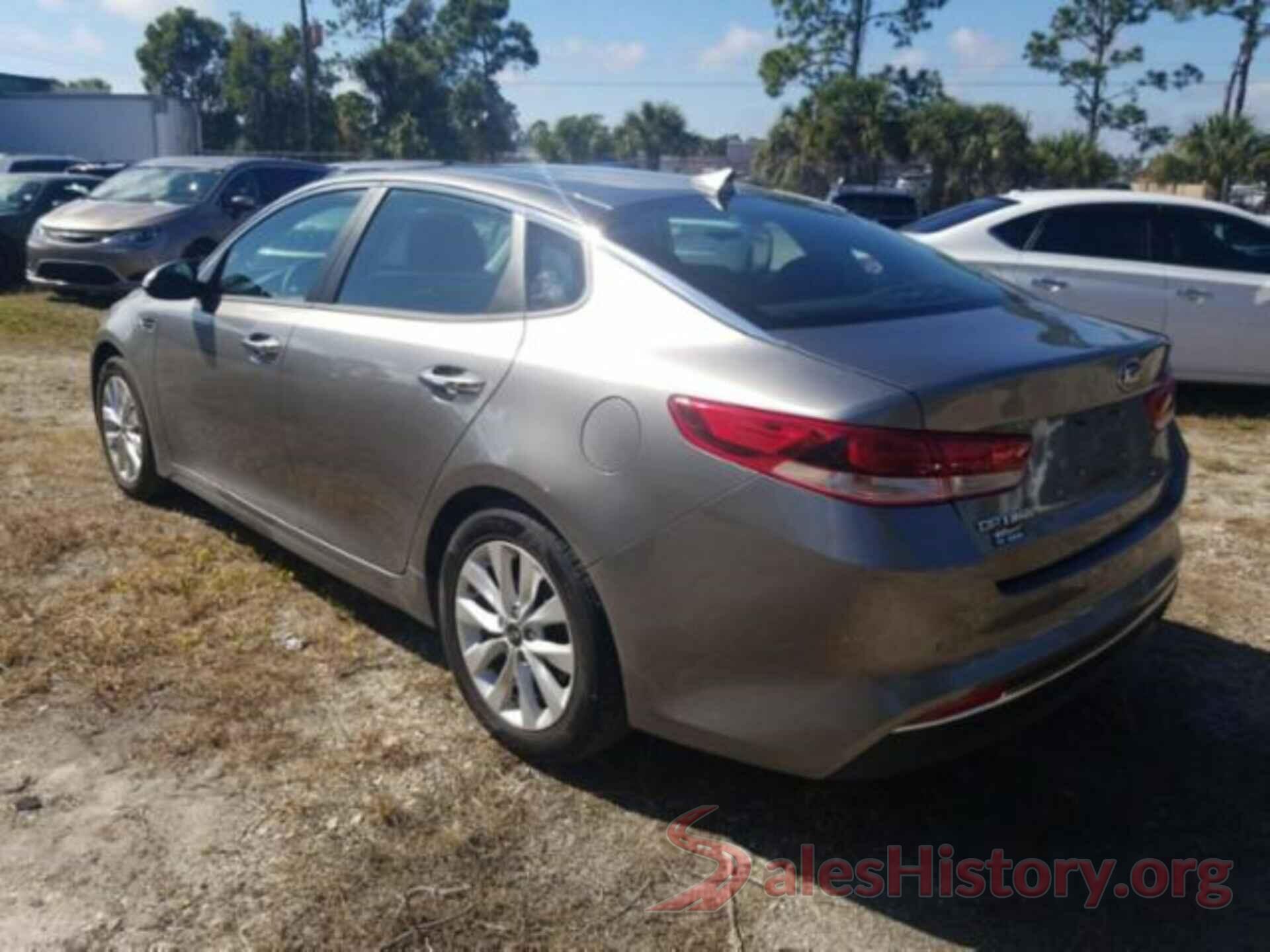 5XXGT4L33JG252277 2018 KIA OPTIMA