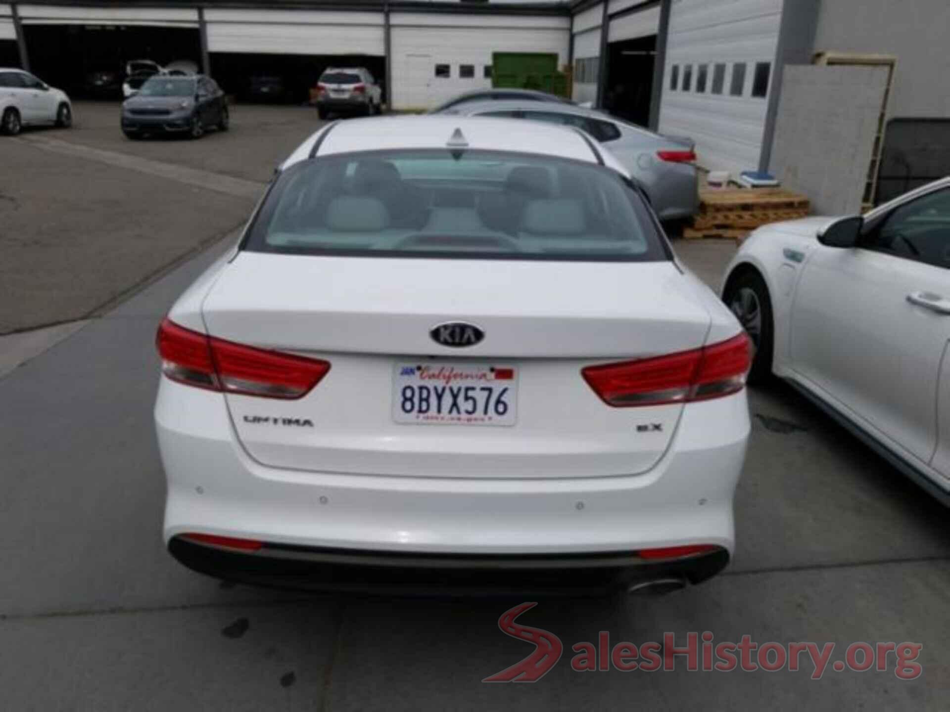 5XXGU4L31JG212857 2018 KIA OPTIMA