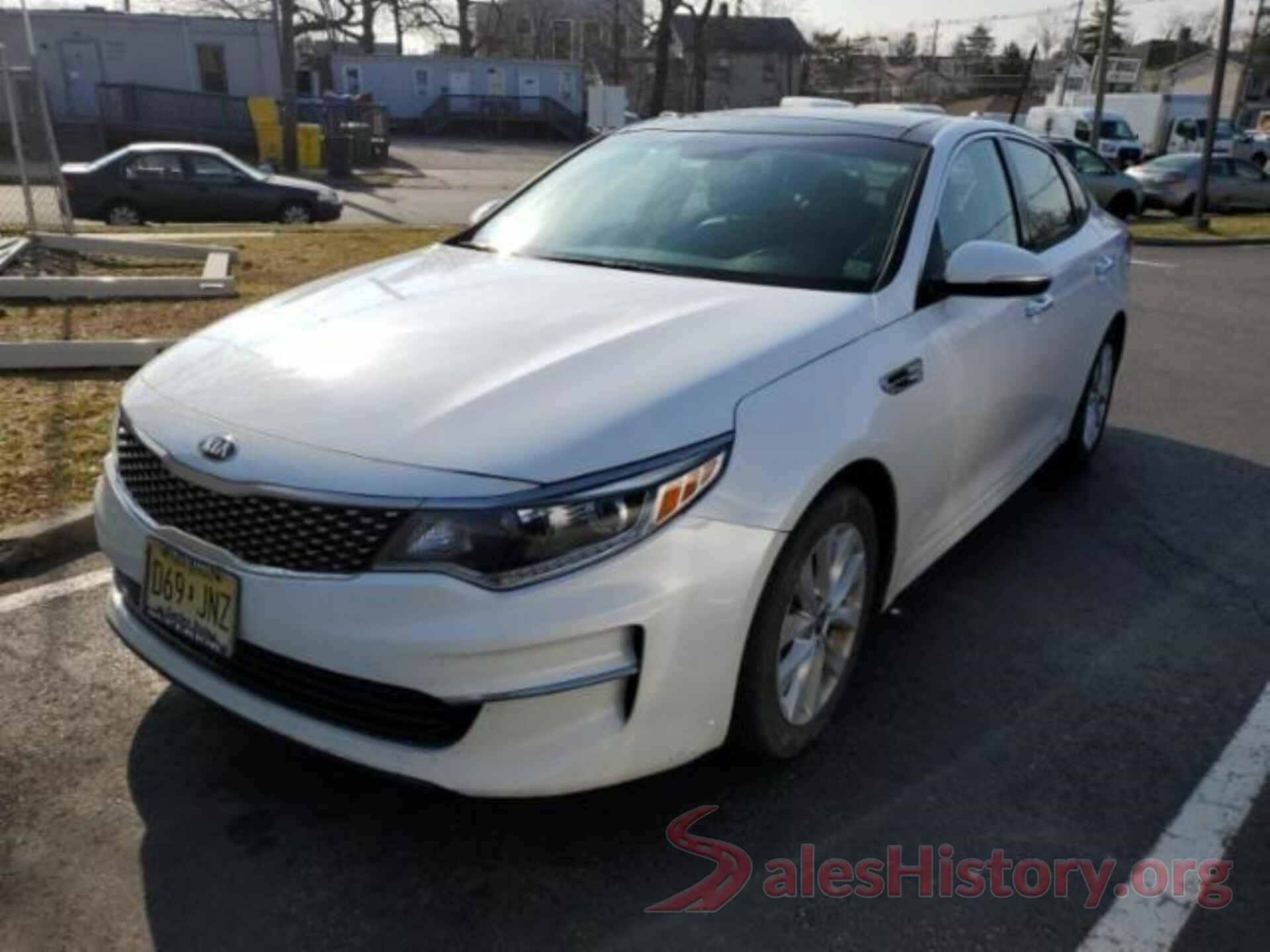 5XXGU4L38JG233589 2018 KIA OPTIMA