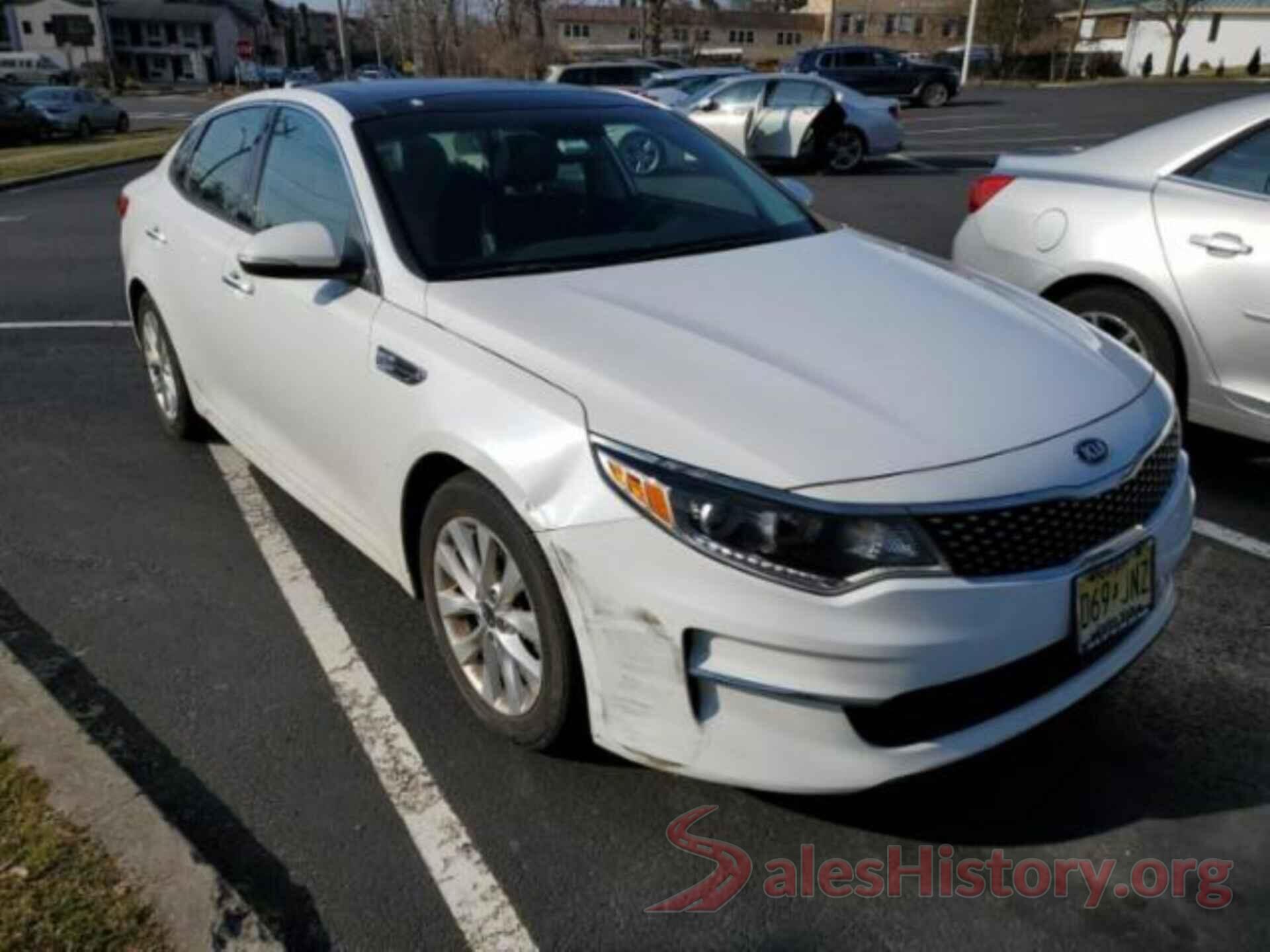 5XXGU4L38JG233589 2018 KIA OPTIMA