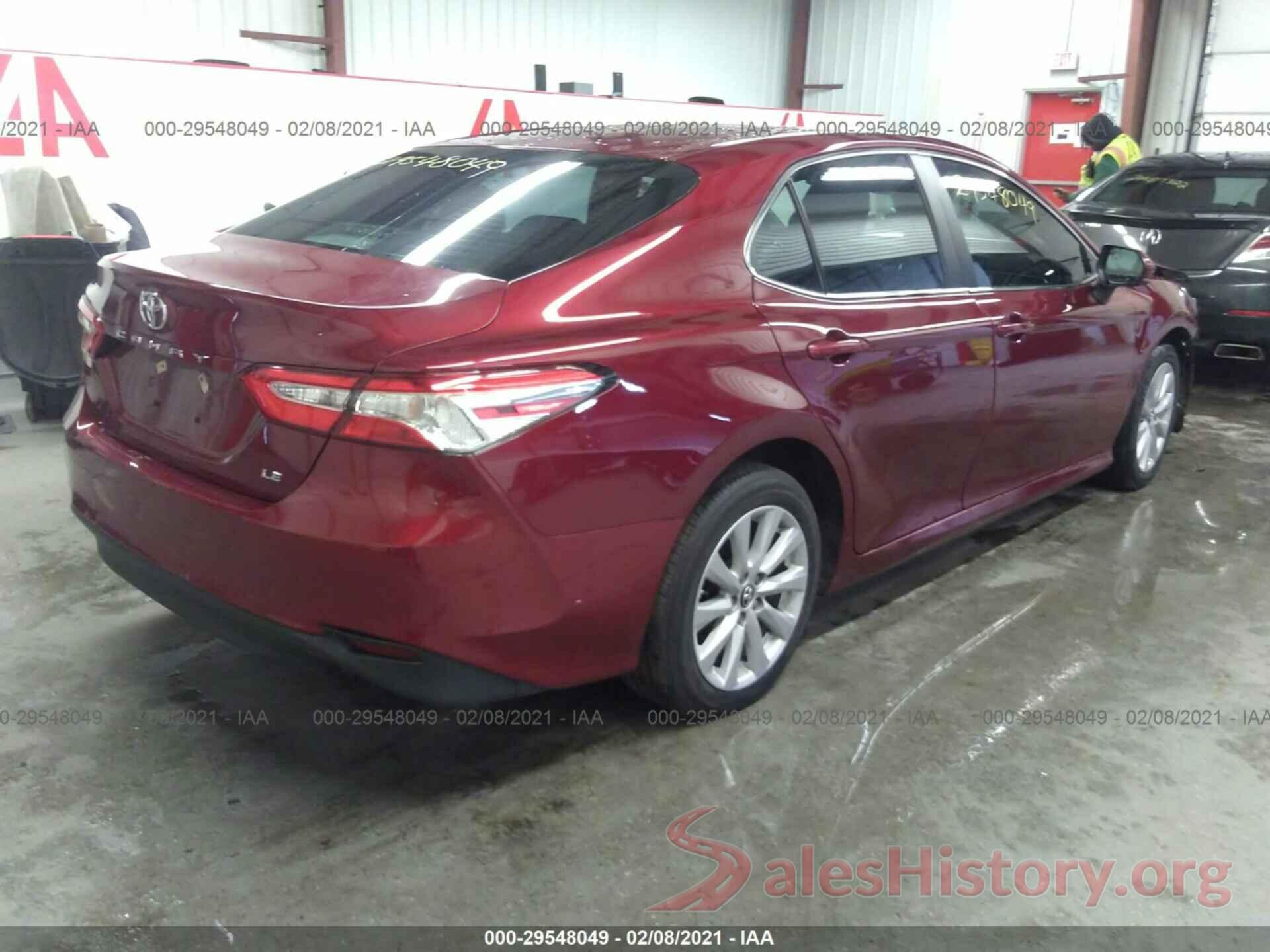 4T1B11HK2JU586319 2018 TOYOTA CAMRY