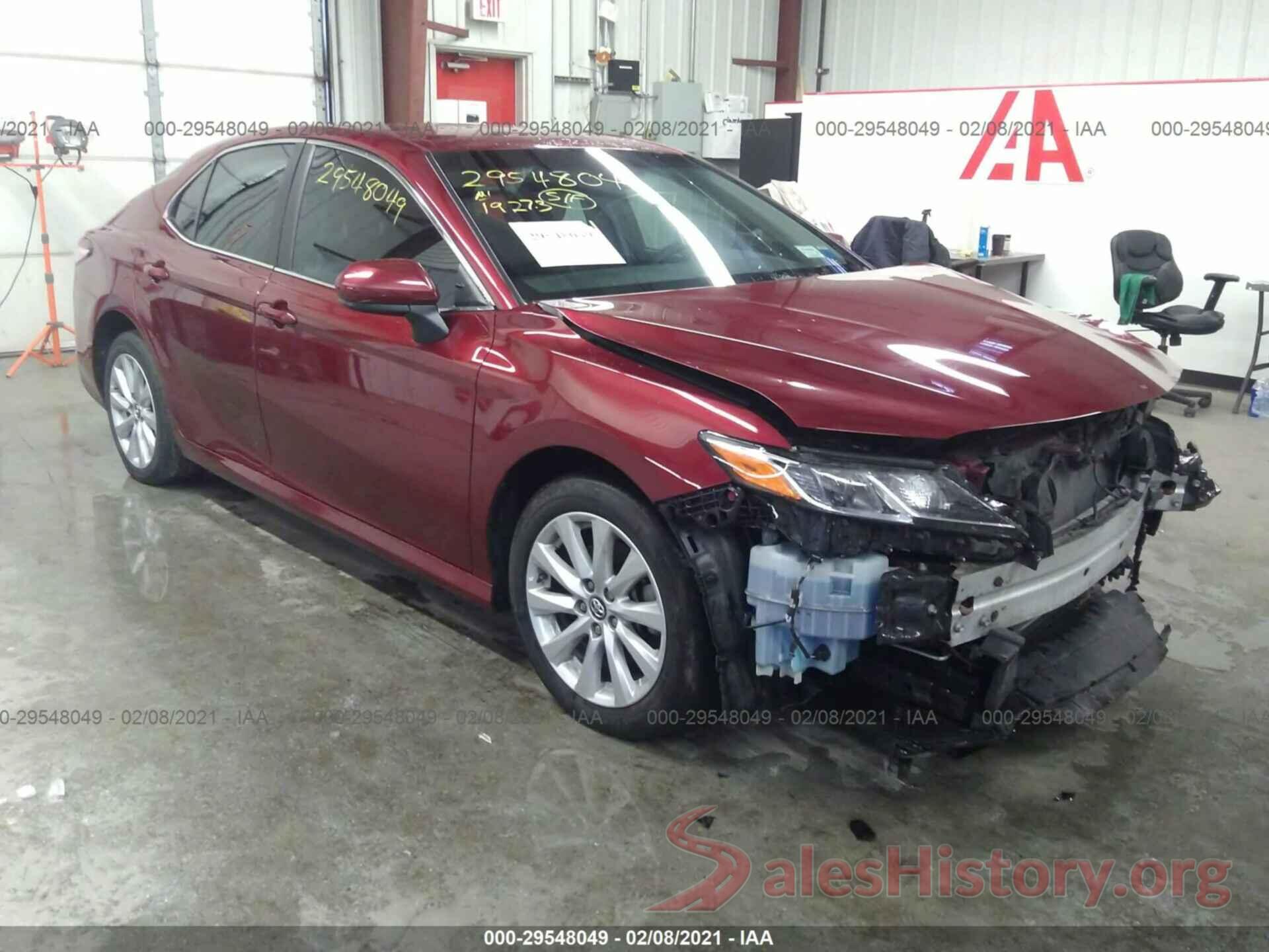 4T1B11HK2JU586319 2018 TOYOTA CAMRY