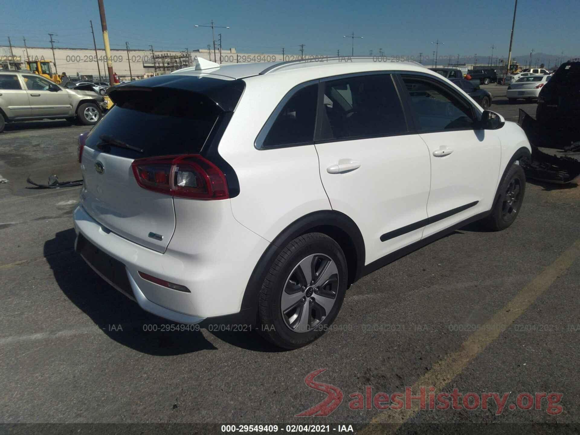 KNDCB3LC7K5301563 2019 KIA NIRO