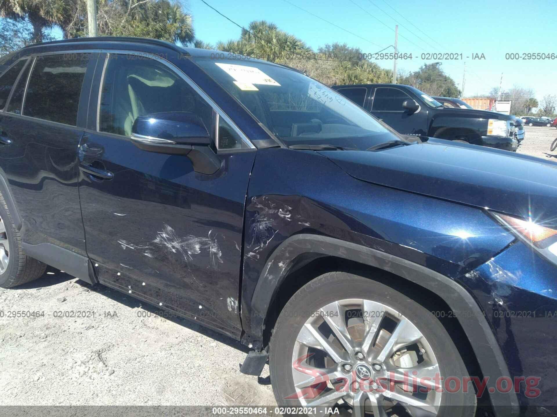 JTMC1RFV0KD007964 2019 TOYOTA RAV4