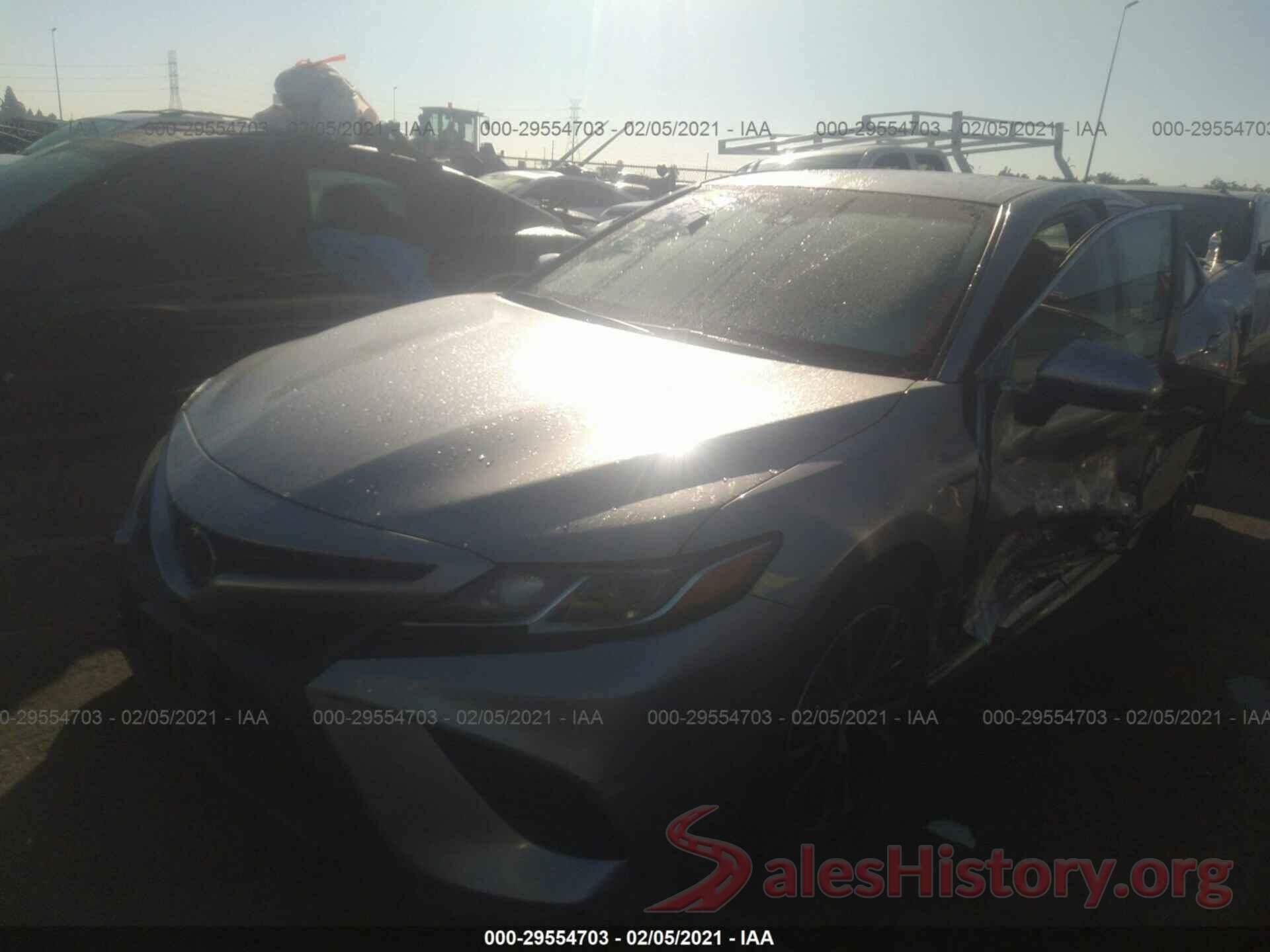 4T1B11HK0JU607202 2018 TOYOTA CAMRY