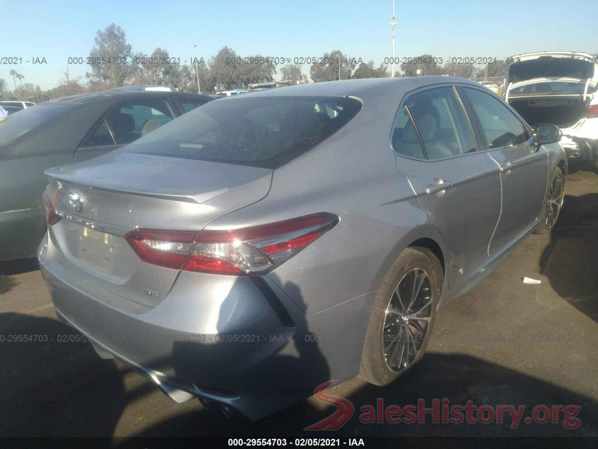 4T1B11HK0JU607202 2018 TOYOTA CAMRY