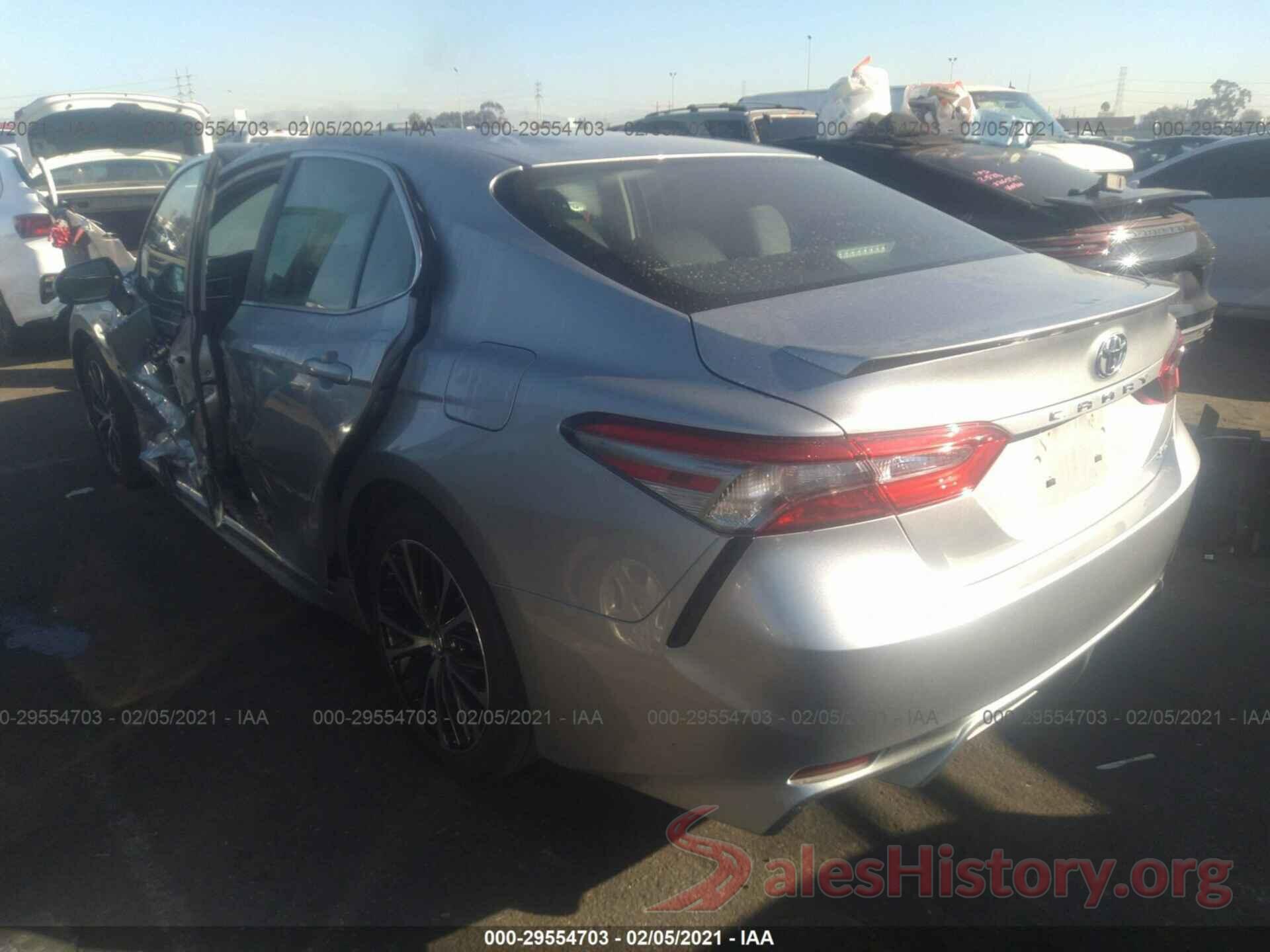 4T1B11HK0JU607202 2018 TOYOTA CAMRY