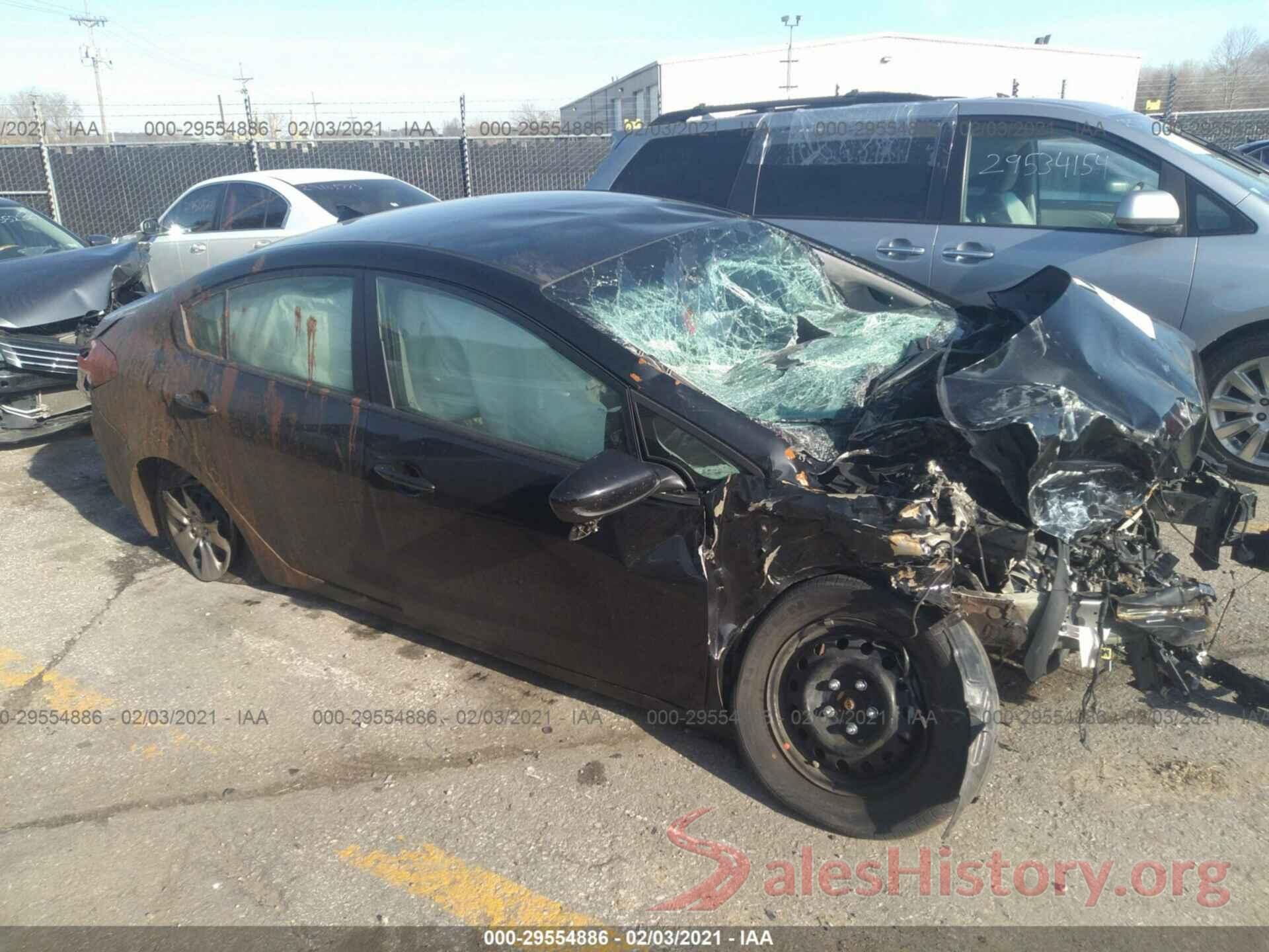 3KPFK4A7XJE269574 2018 KIA FORTE