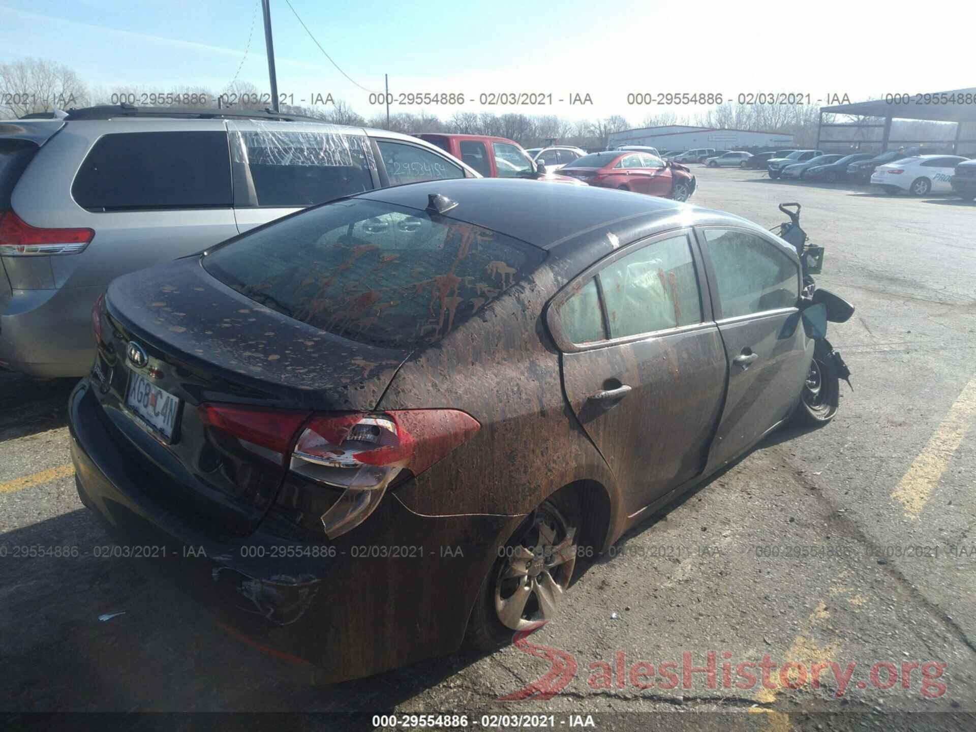 3KPFK4A7XJE269574 2018 KIA FORTE