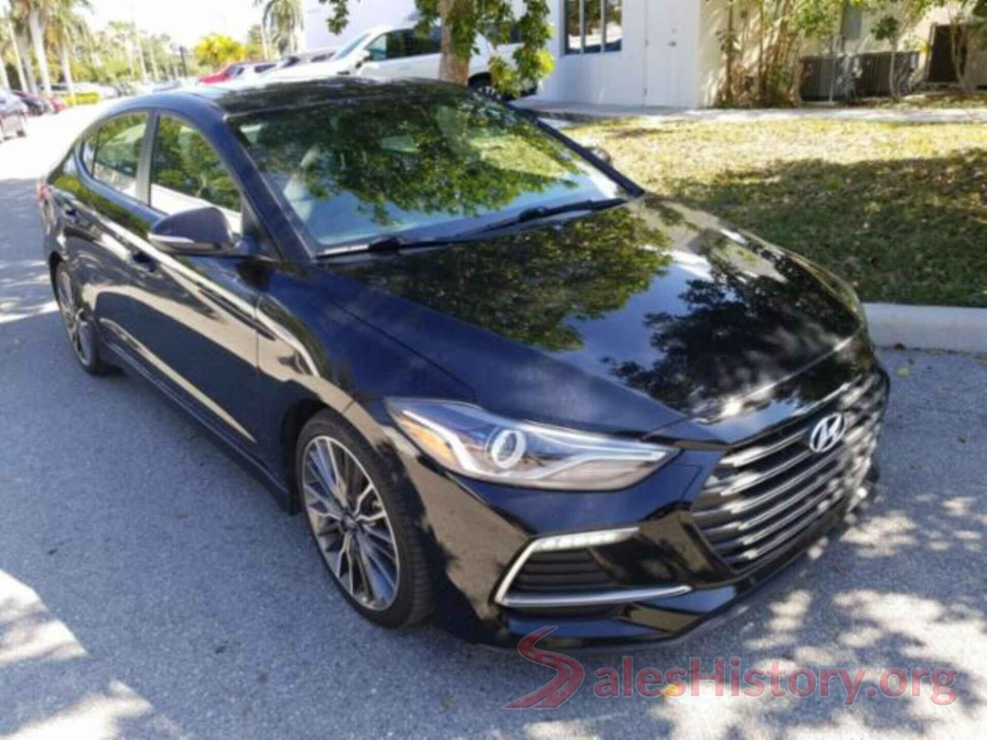 KMHD04LBXJU530553 2018 HYUNDAI ELANTRA