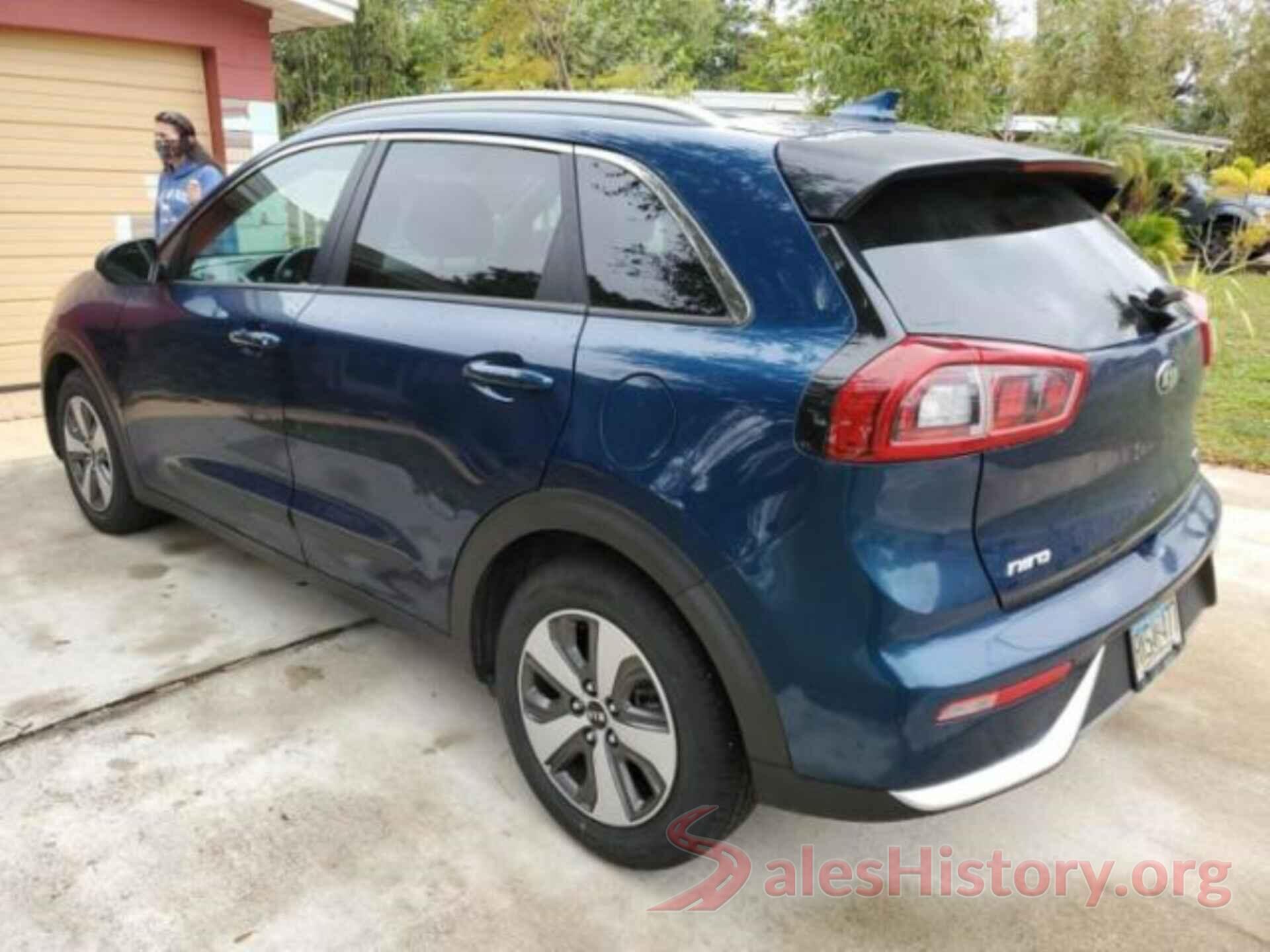 KNDCB3LC0J5120528 2018 KIA NIRO