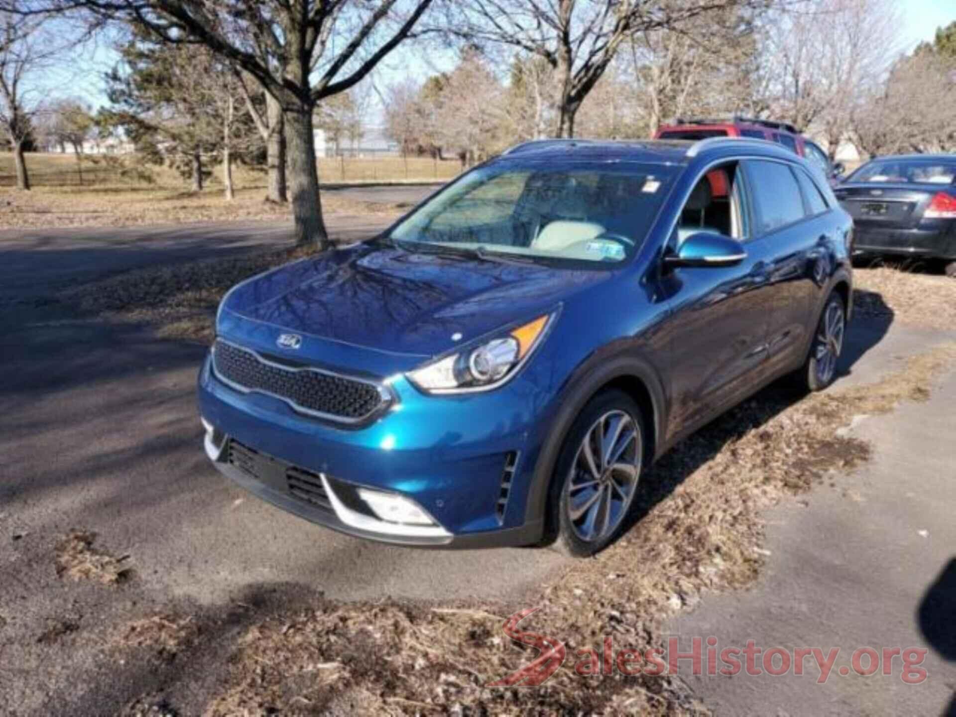 KNDCE3LC9J5125198 2018 KIA NIRO