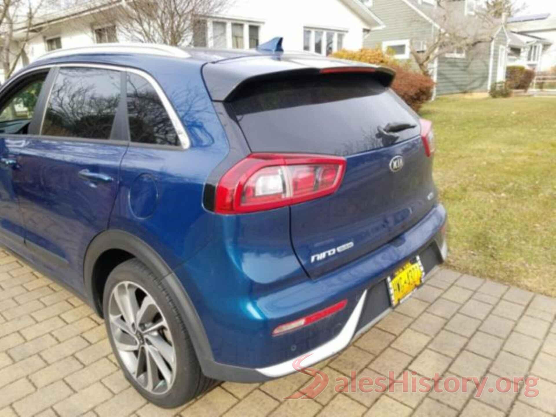 KNDCE3LC1J5118391 2018 KIA NIRO