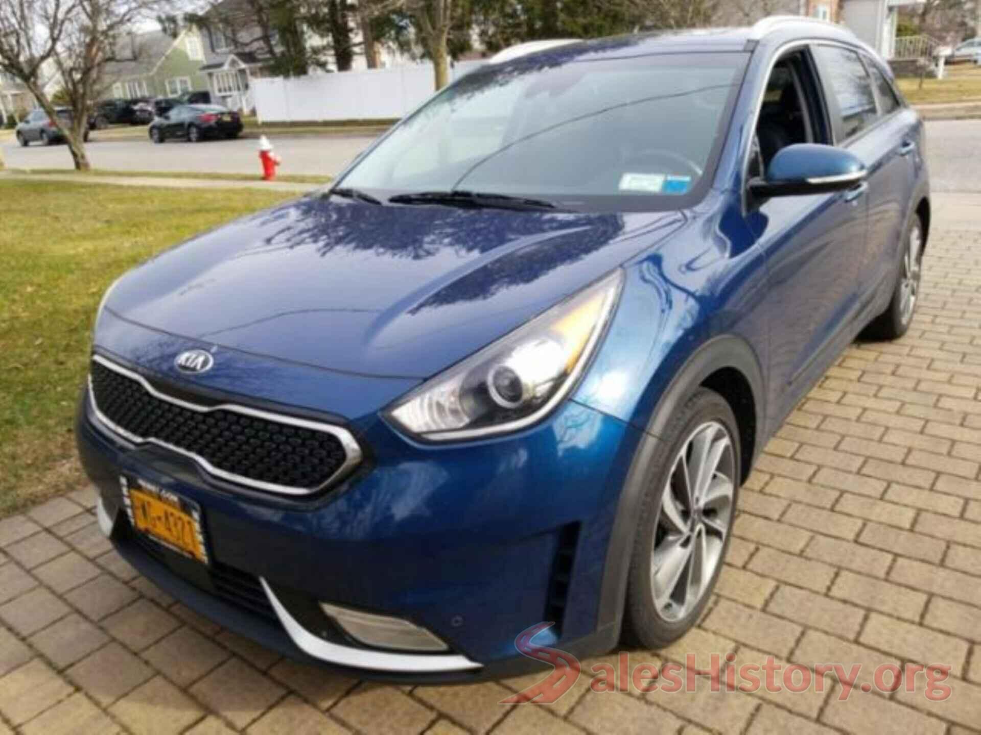 KNDCE3LC1J5118391 2018 KIA NIRO