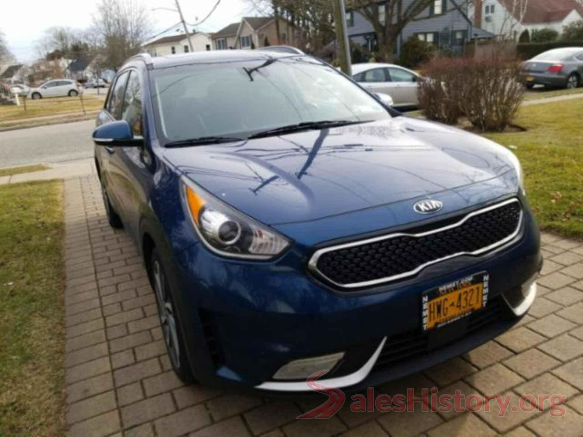 KNDCE3LC1J5118391 2018 KIA NIRO