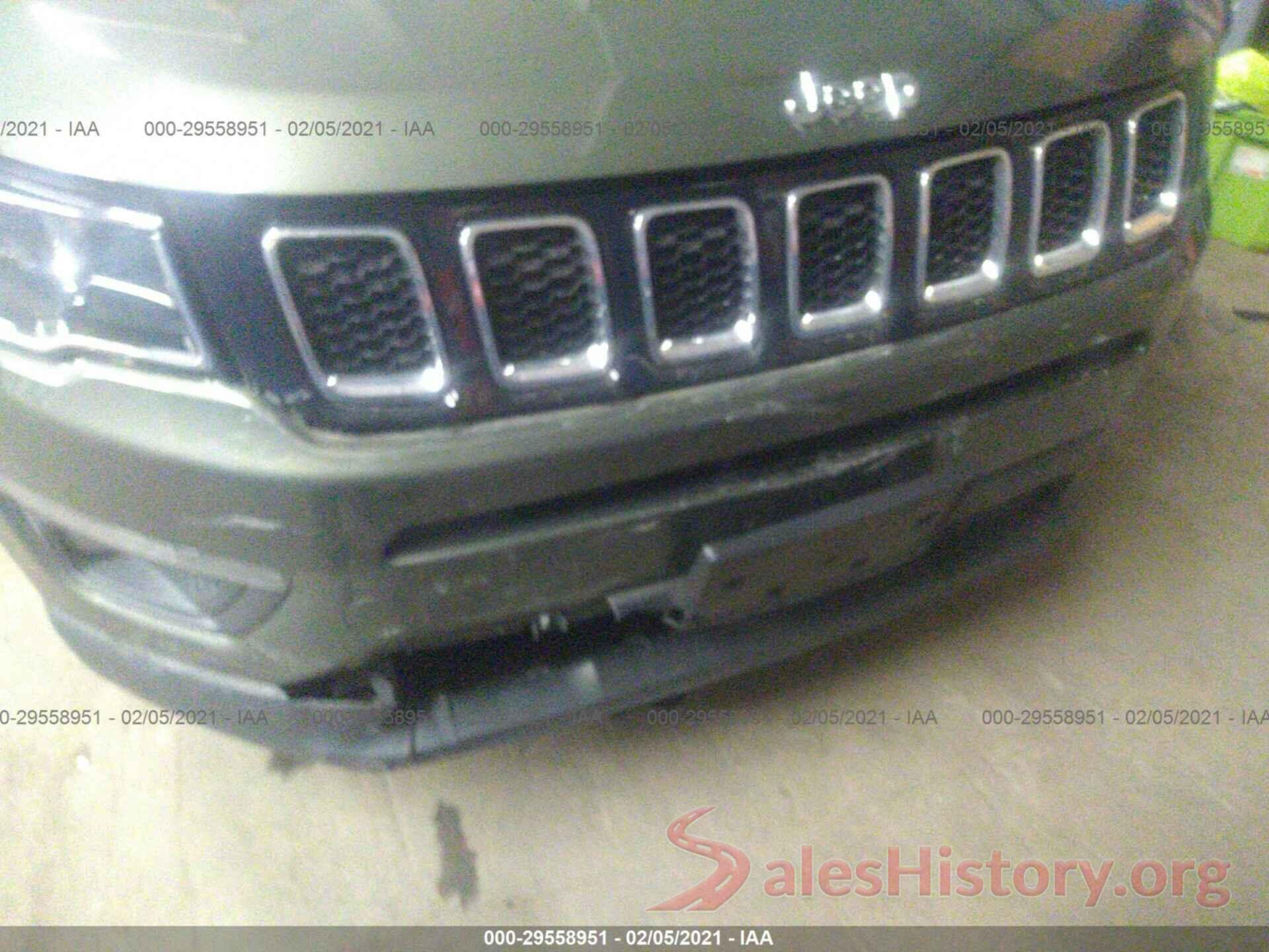 3C4NJDBB8JT366530 2018 JEEP COMPASS