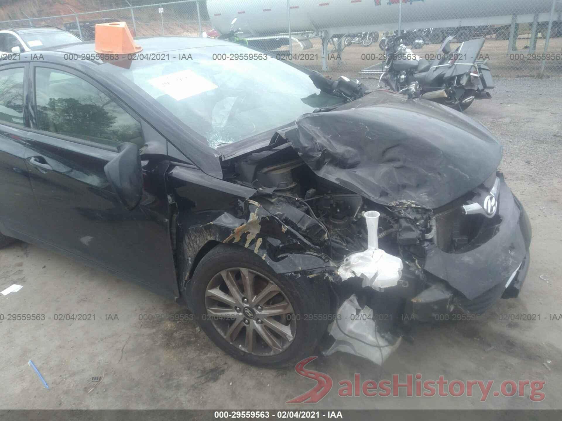 5NPDH4AE8GH771038 2016 HYUNDAI ELANTRA