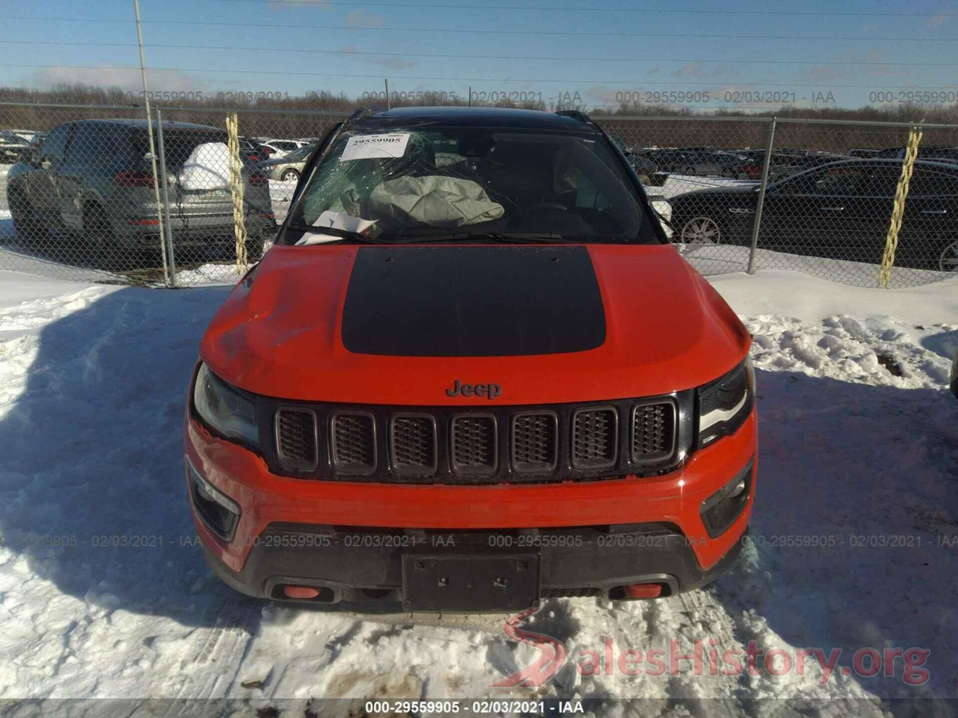 3C4NJDDB2JT195027 2018 JEEP COMPASS