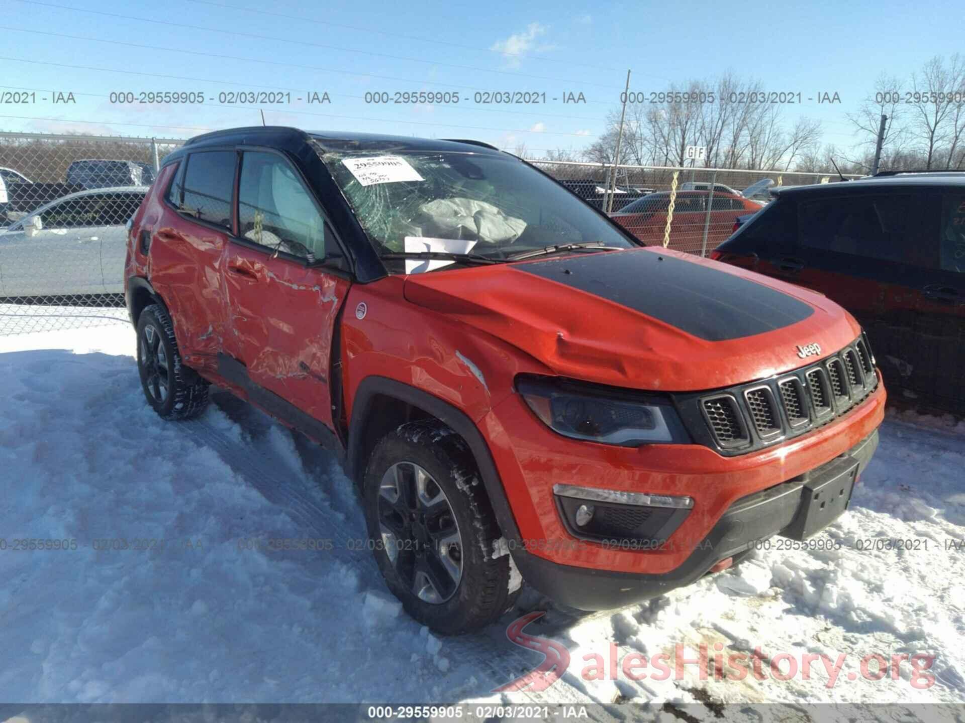 3C4NJDDB2JT195027 2018 JEEP COMPASS