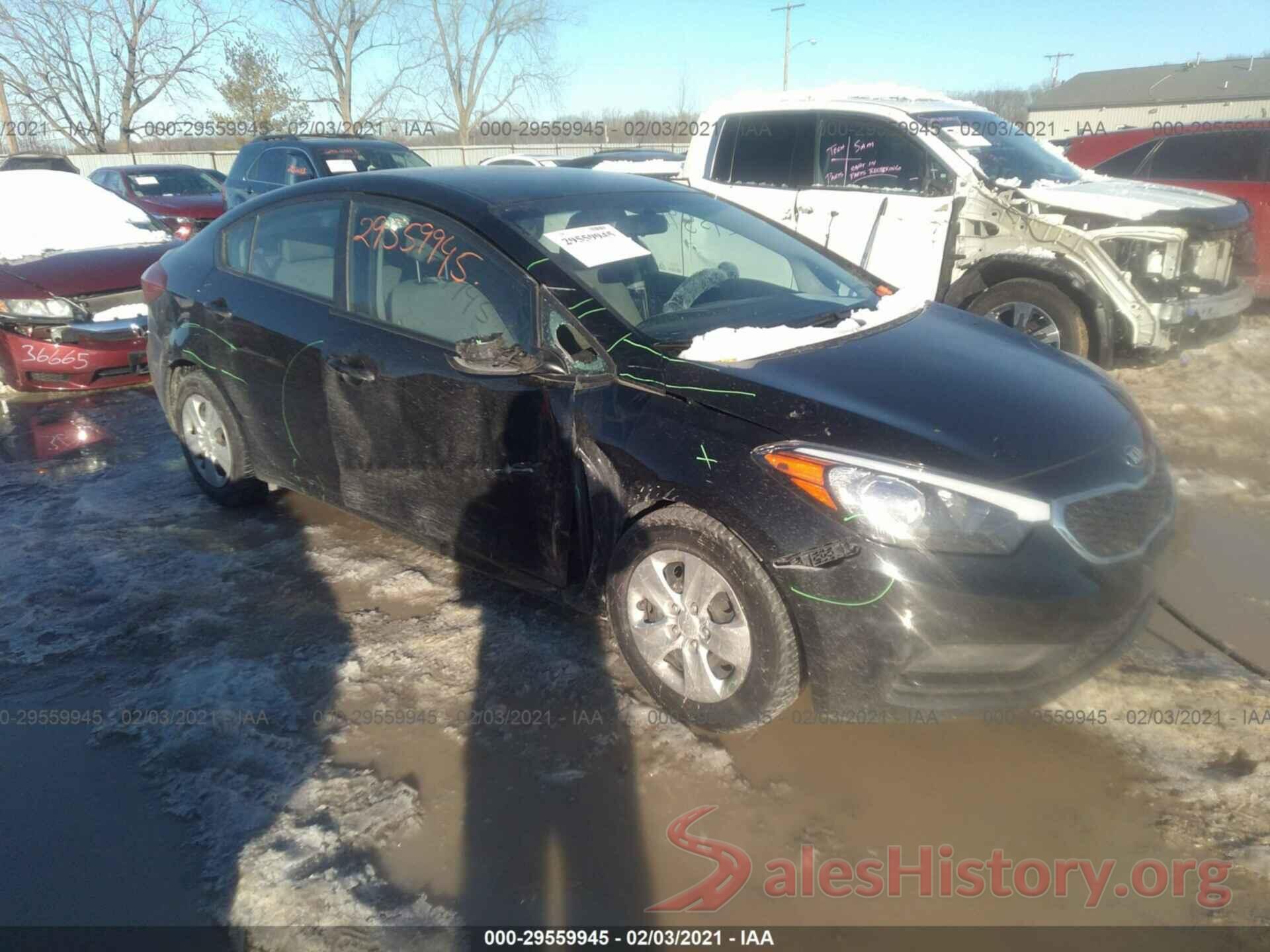 KNAFK4A67G5612124 2016 KIA FORTE