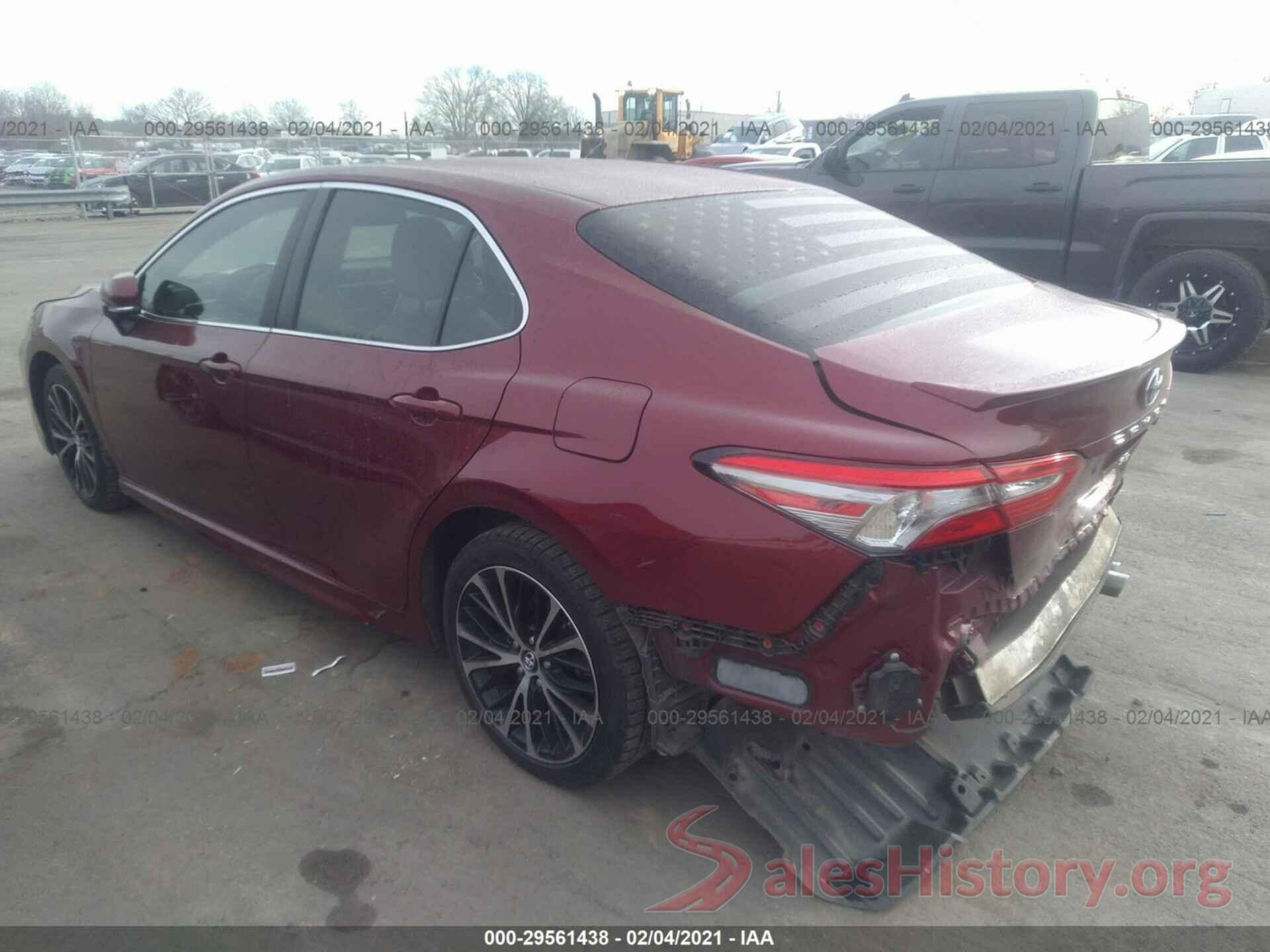 4T1B11HK9JU552121 2018 TOYOTA CAMRY