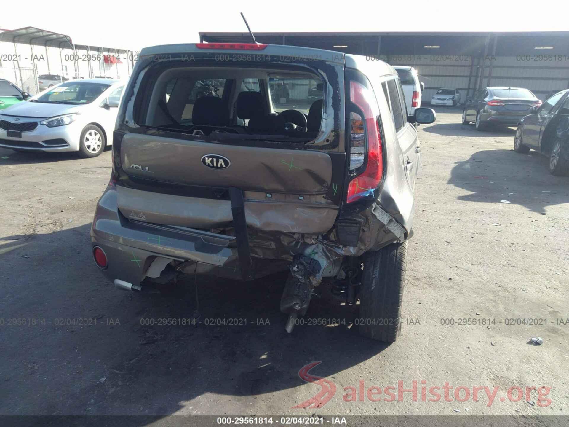 KNDJP3A58J7597922 2018 KIA SOUL