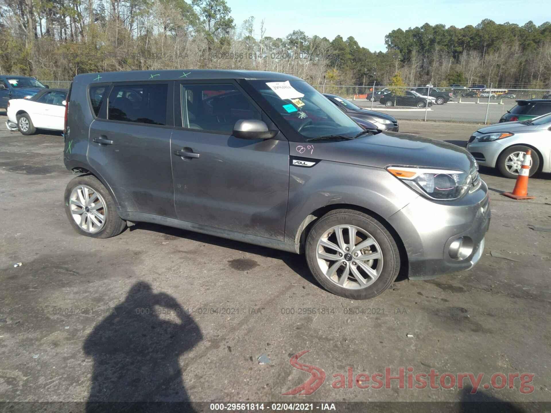 KNDJP3A58J7597922 2018 KIA SOUL