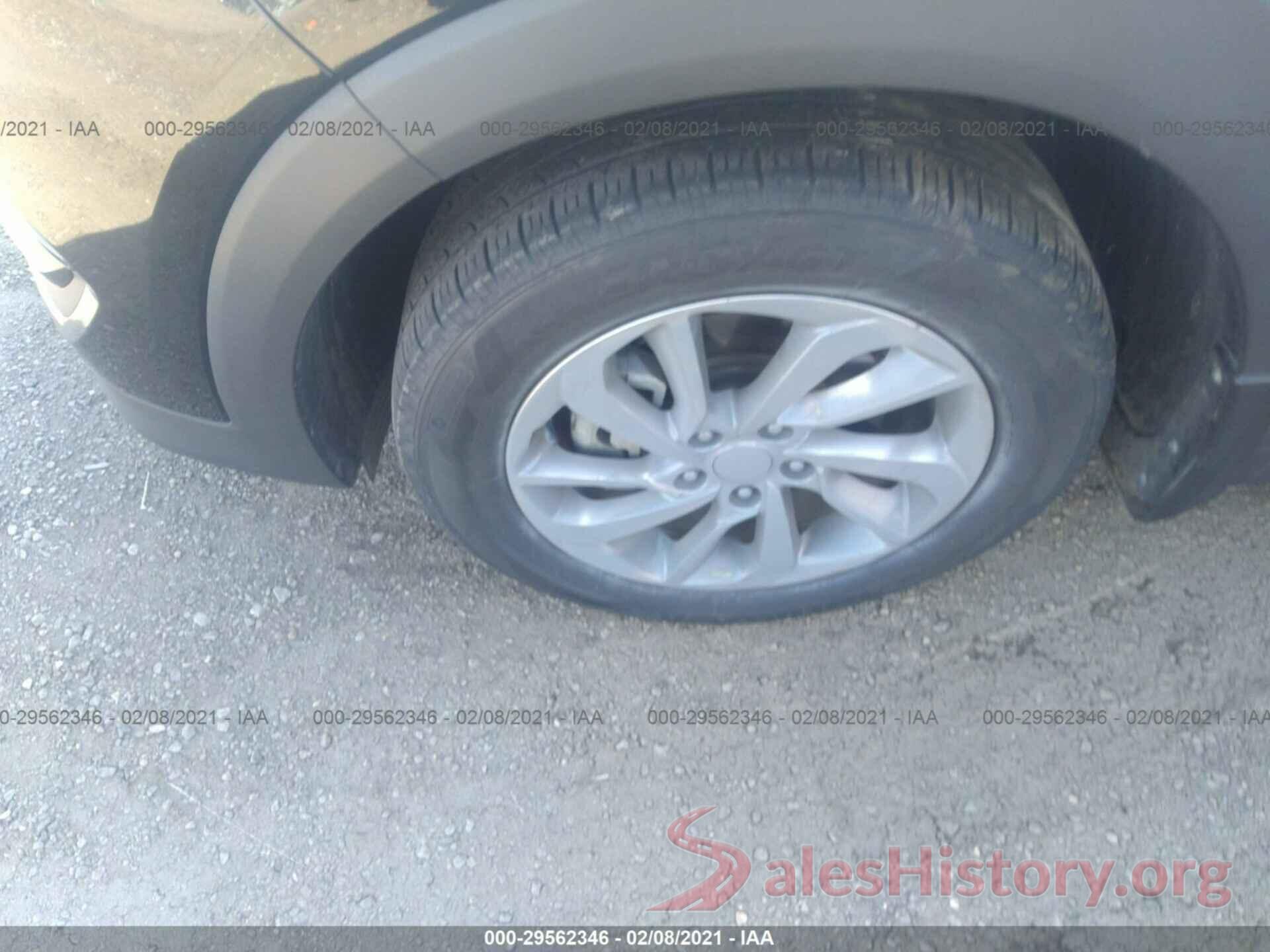 KM8J3CA27HU315620 2017 HYUNDAI TUCSON