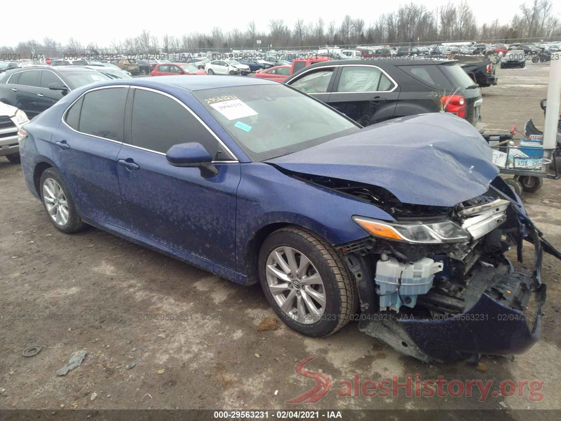 4T1B11HK8JU502469 2018 TOYOTA CAMRY