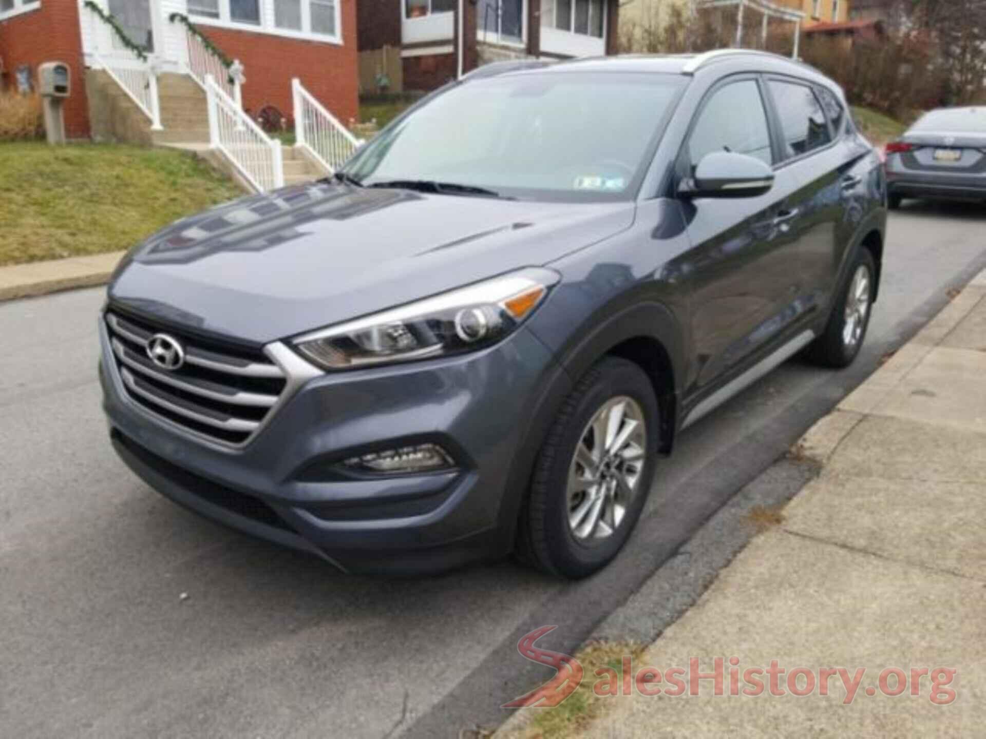 KM8J3CA42JU630963 2018 HYUNDAI TUCSON