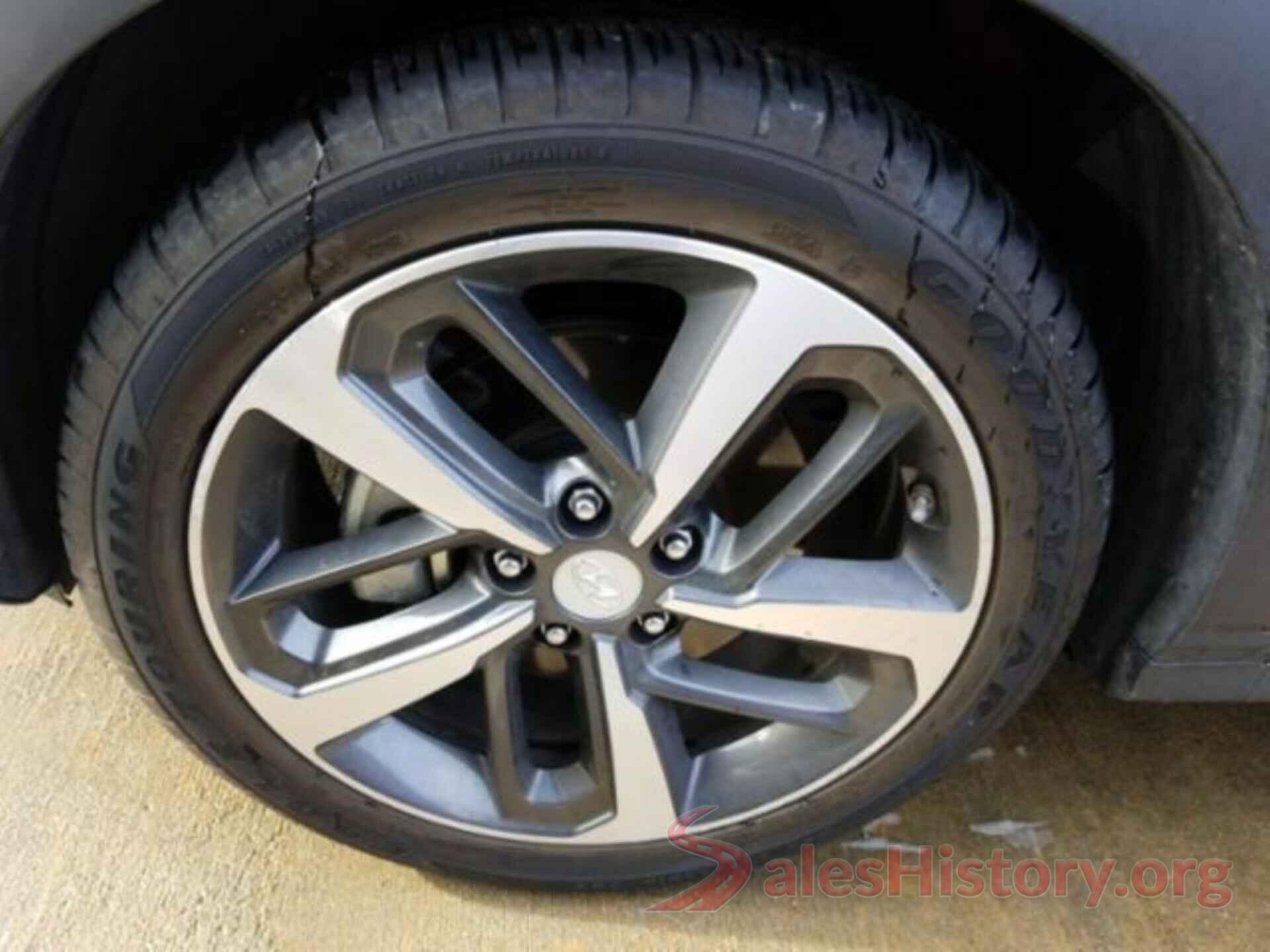 KM8K3CA58JU065373 2018 HYUNDAI KONA