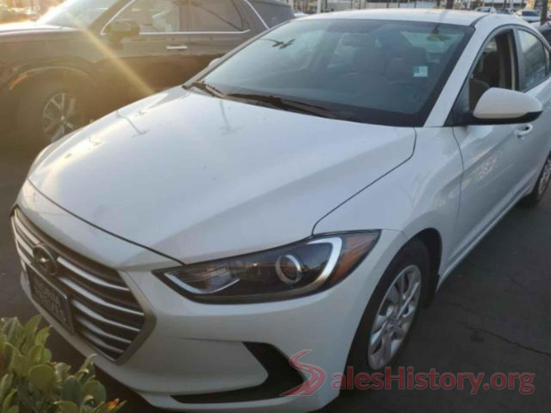 5NPD74LF2JH302401 2018 HYUNDAI ELANTRA