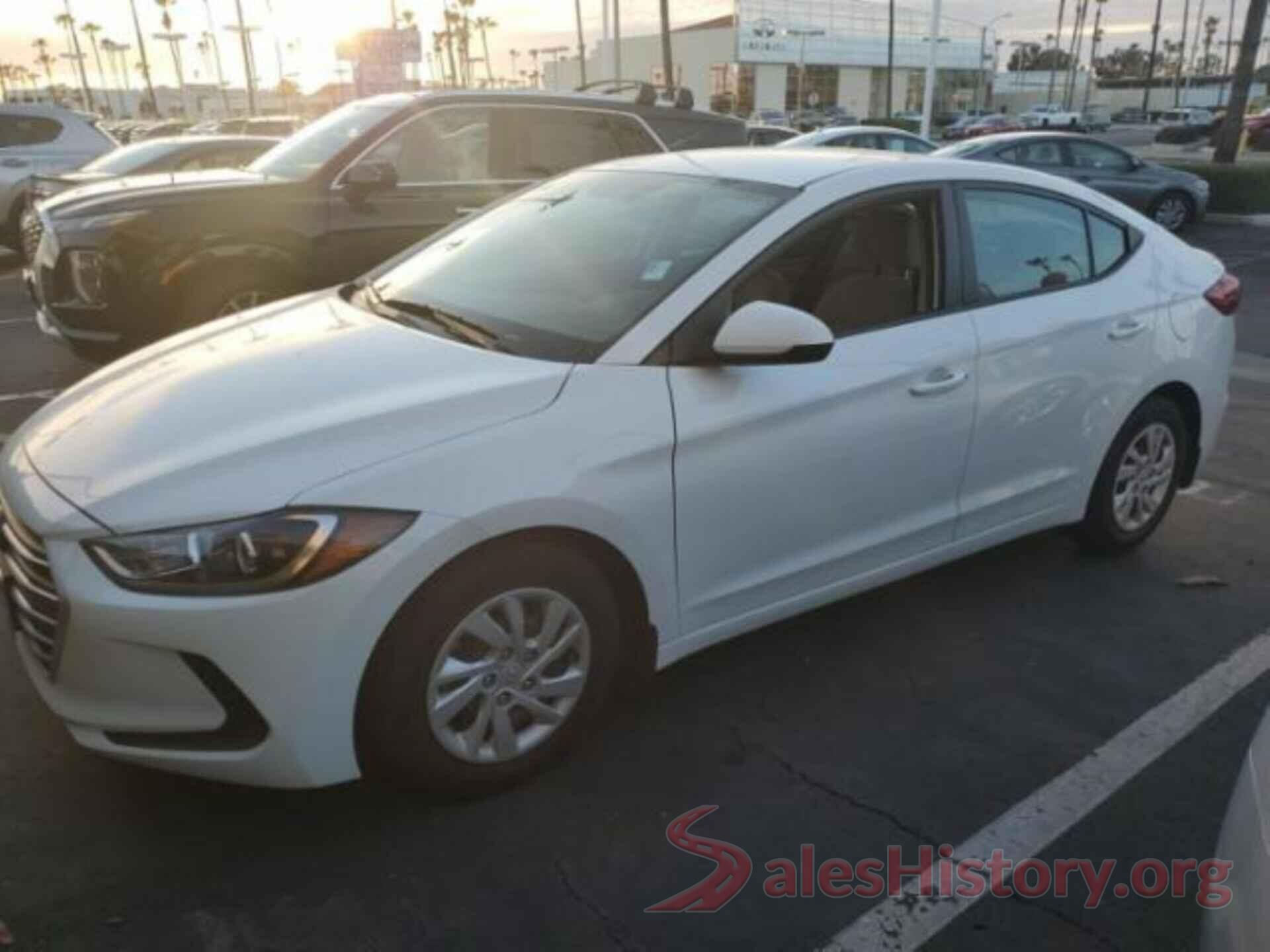 5NPD74LF2JH302401 2018 HYUNDAI ELANTRA