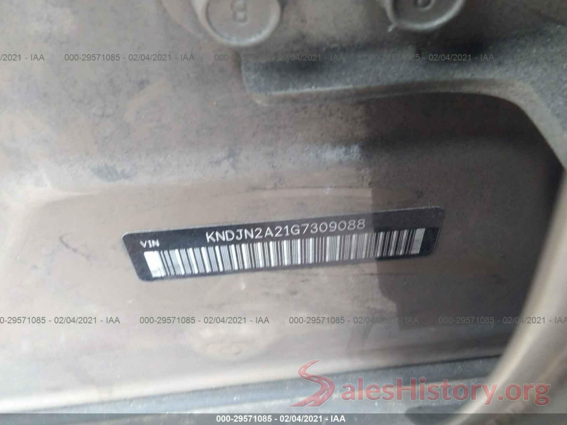 KNDJN2A21G7309088 2016 KIA SOUL