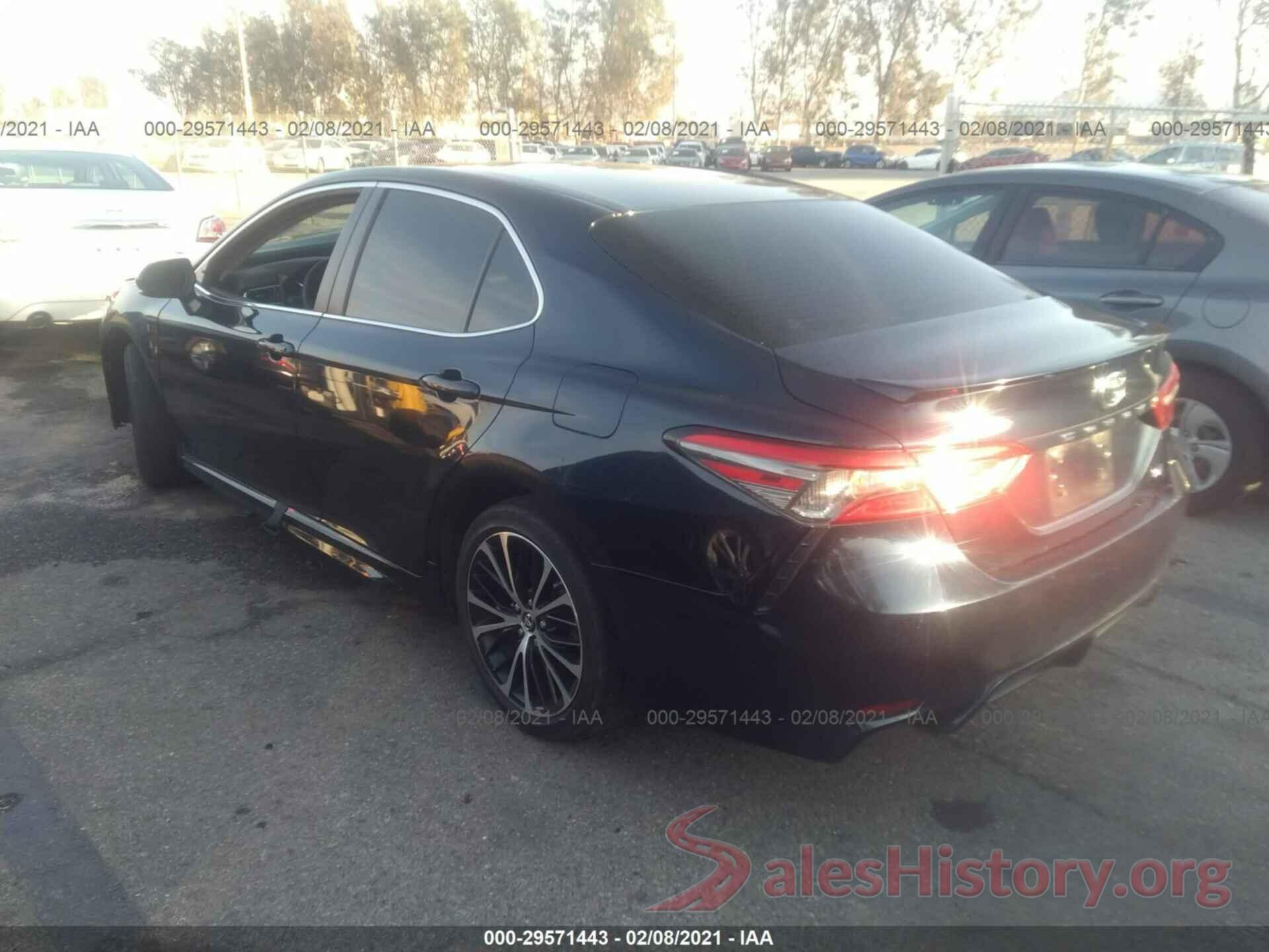 JTNB11HK5J3020483 2018 TOYOTA CAMRY