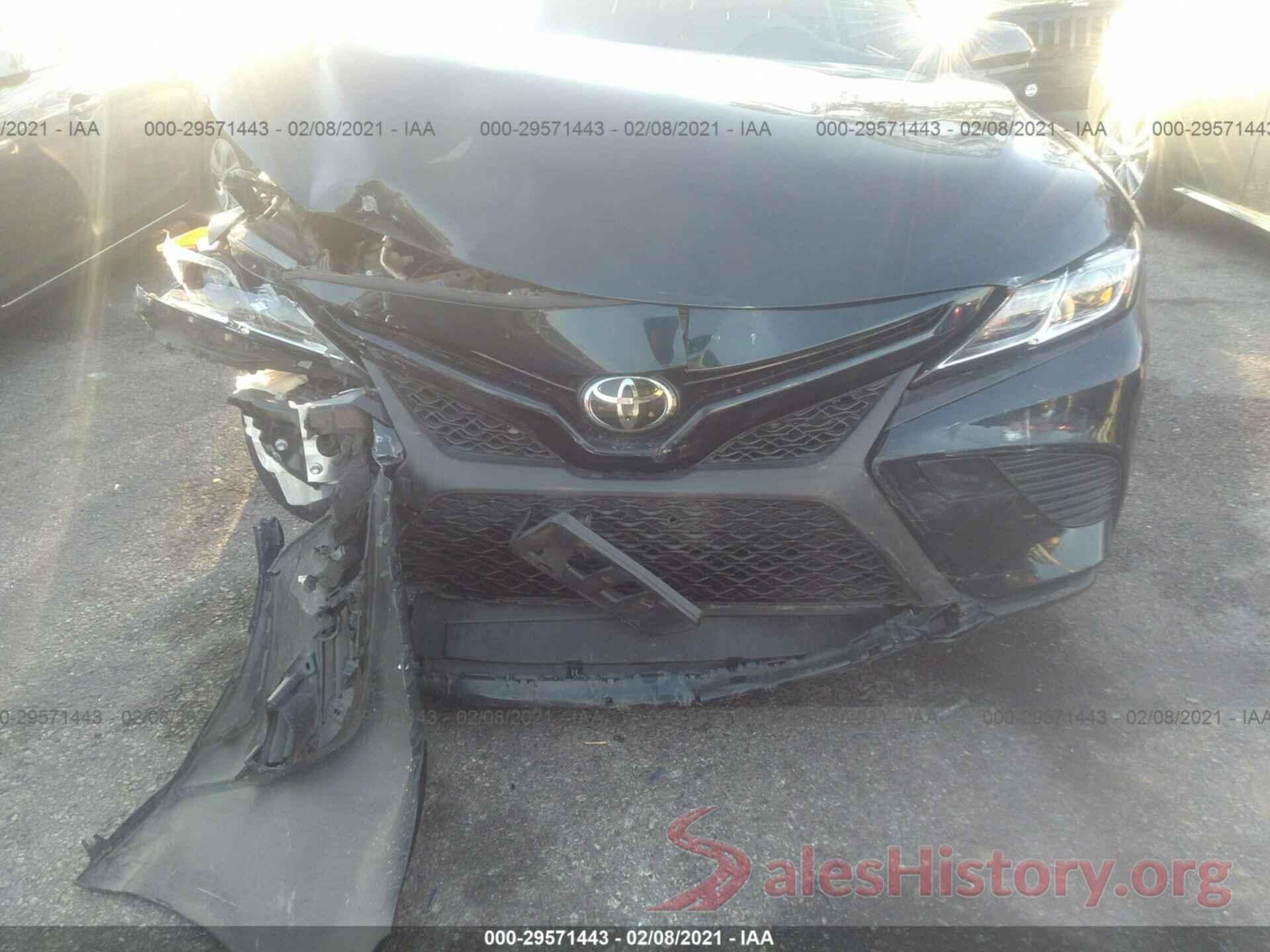 JTNB11HK5J3020483 2018 TOYOTA CAMRY