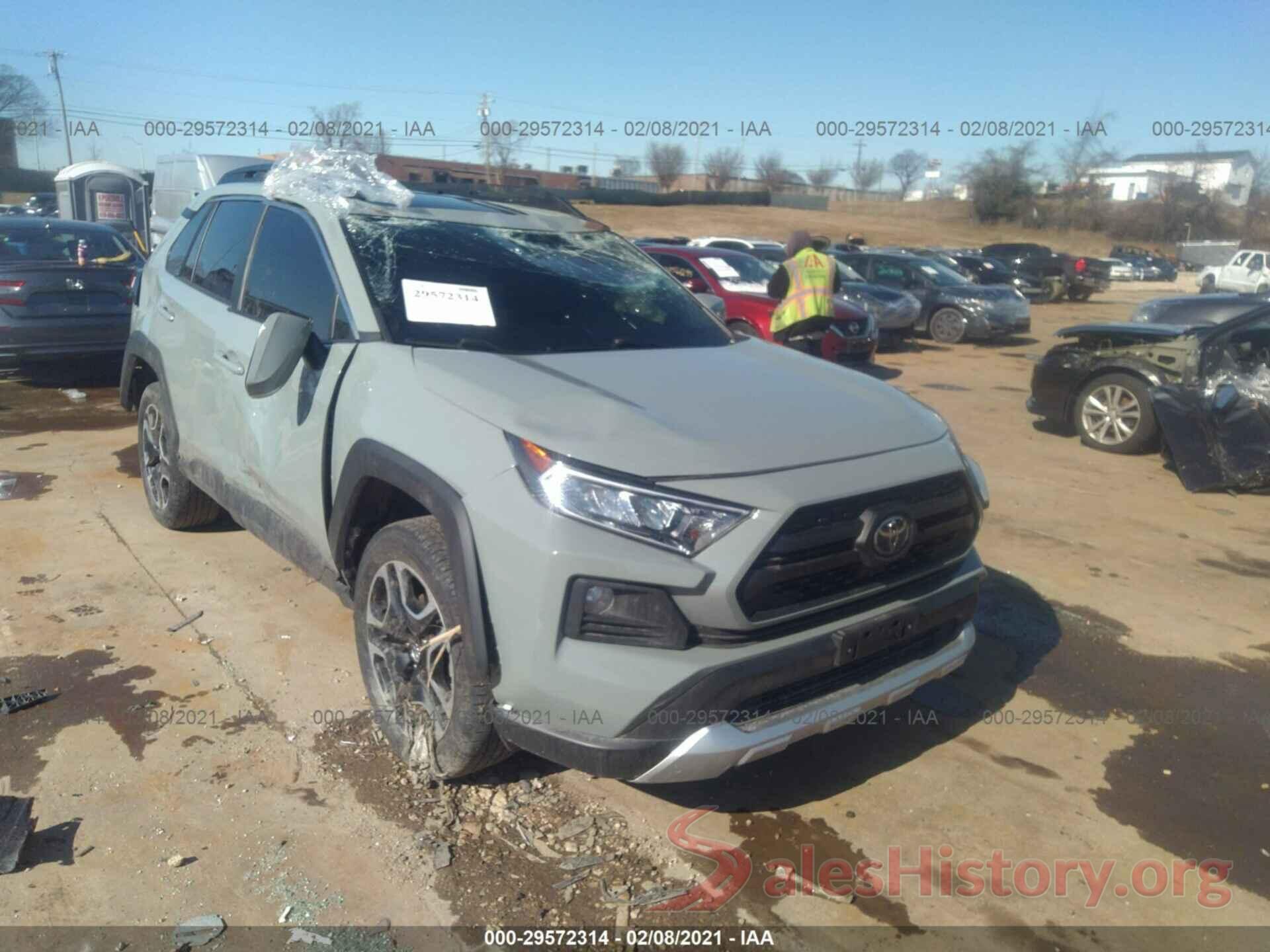 2T3J1RFV2KW016370 2019 TOYOTA RAV4