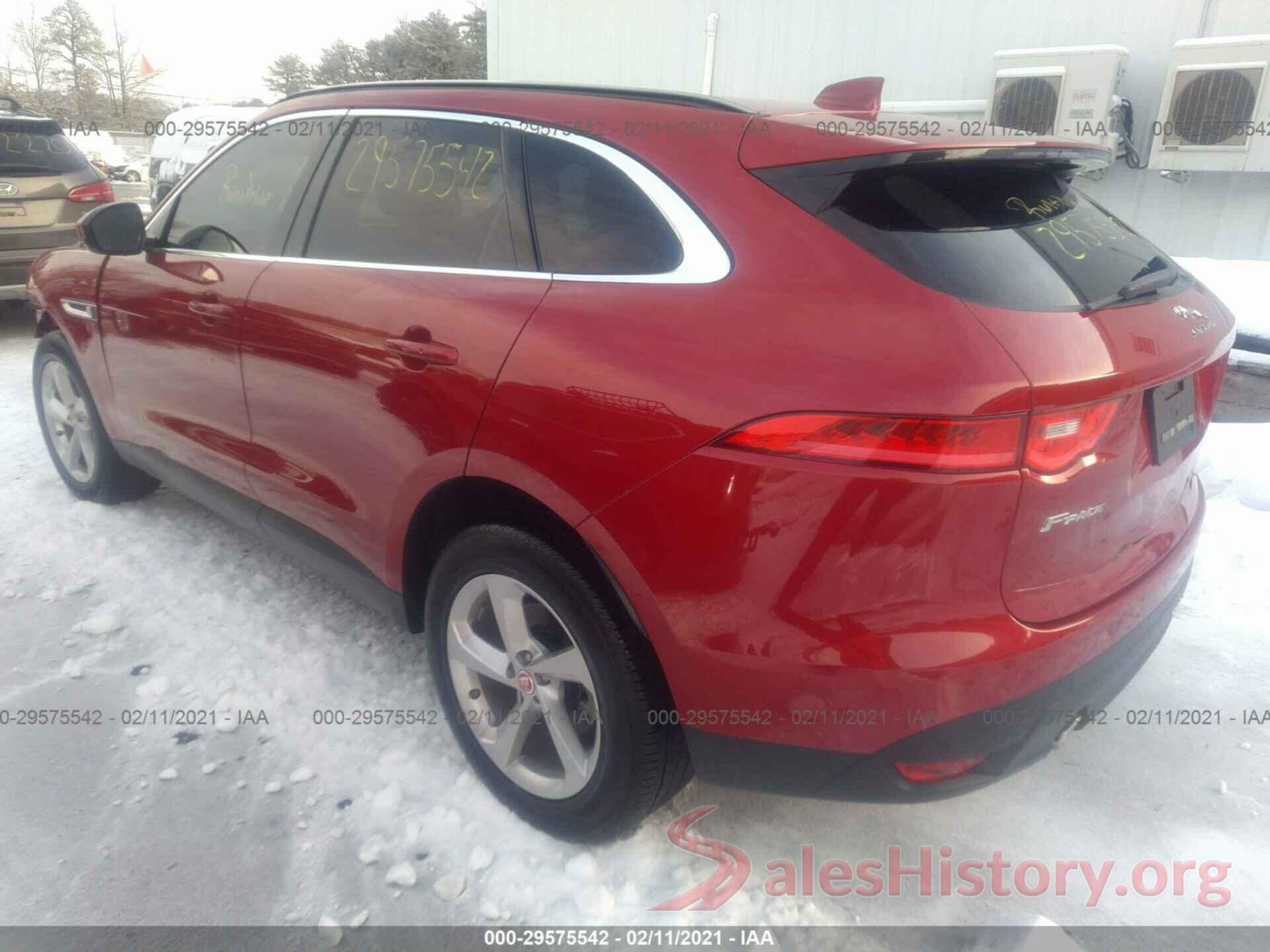 SADCJ2GX2KA368092 2019 JAGUAR F-PACE