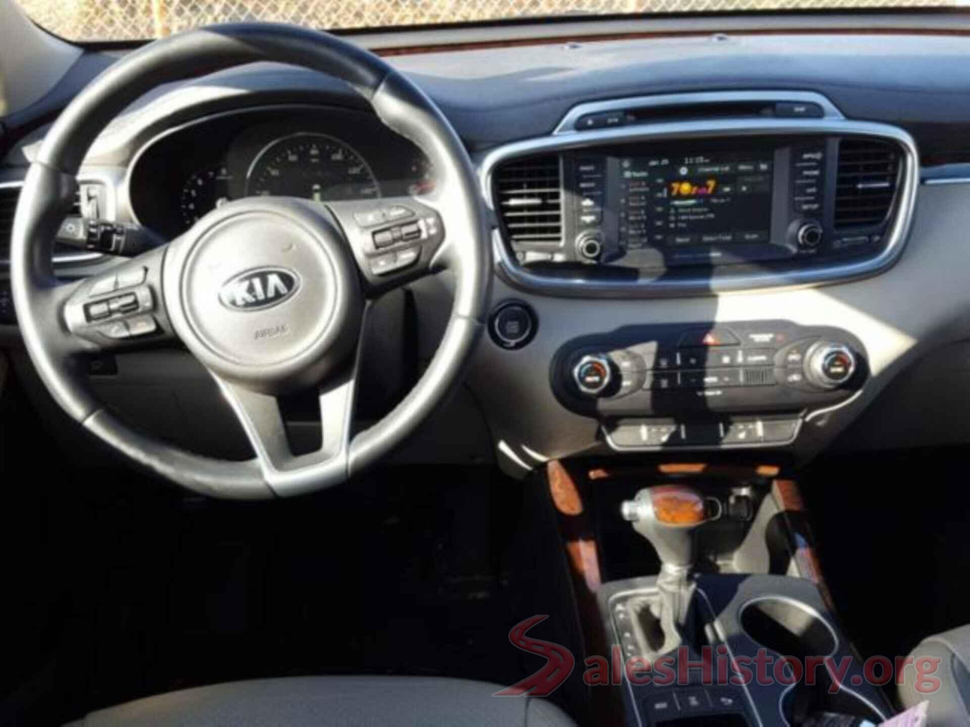 5XYPHDA17JG355961 2018 KIA SORENTO