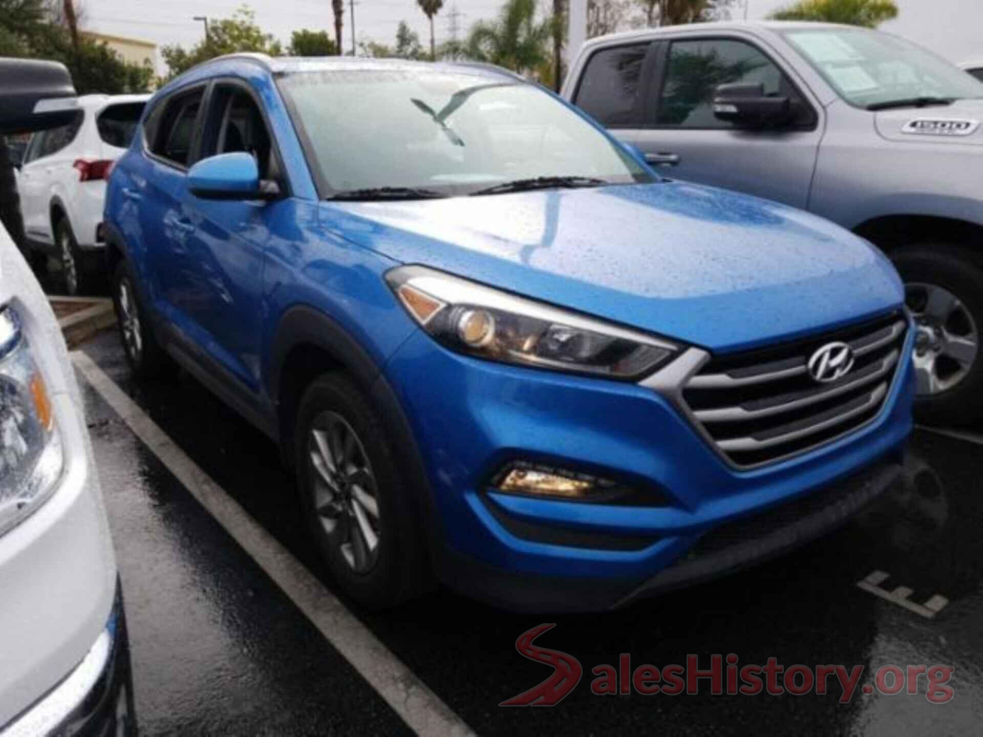 KM8J33A48HU330032 2017 HYUNDAI TUCSON