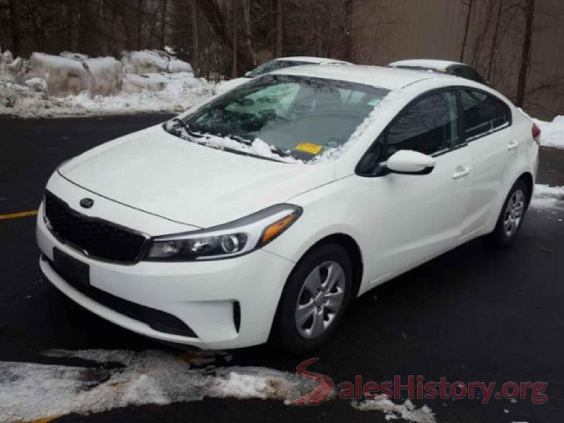 3KPFK4A70JE182251 2018 KIA FORTE