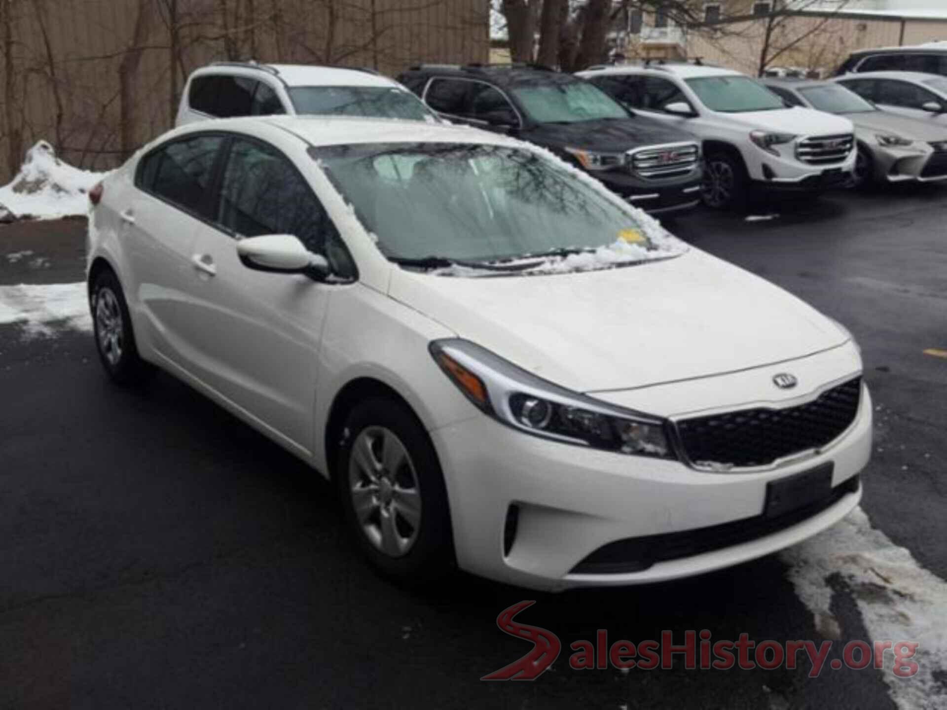 3KPFK4A70JE182251 2018 KIA FORTE