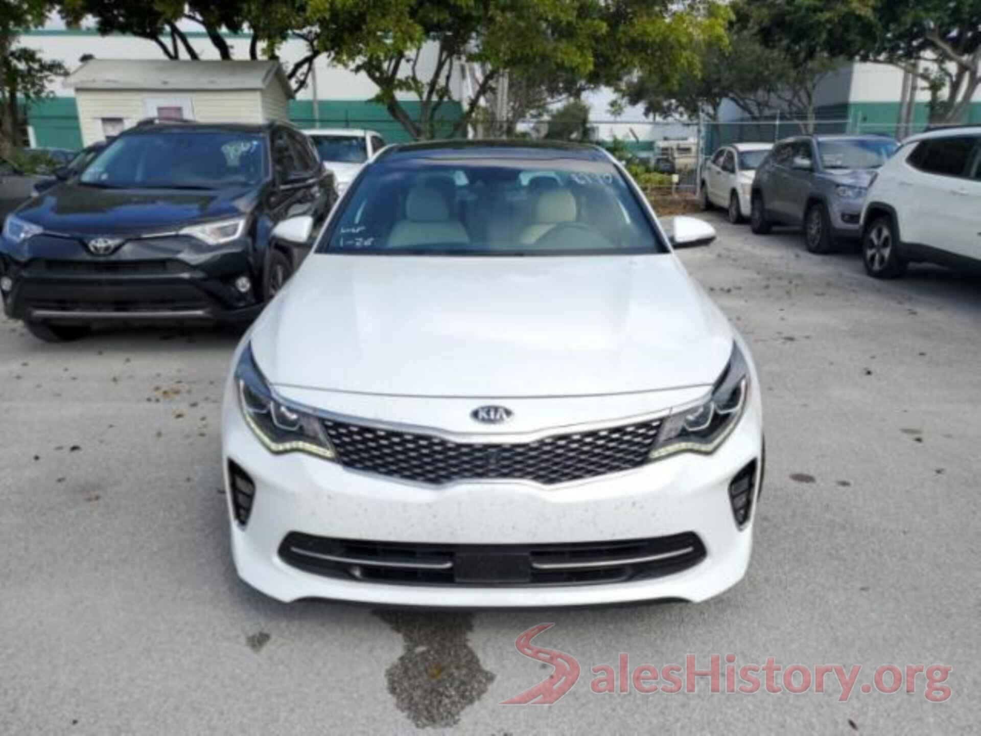 5XXGV4L29JG208740 2018 KIA OPTIMA